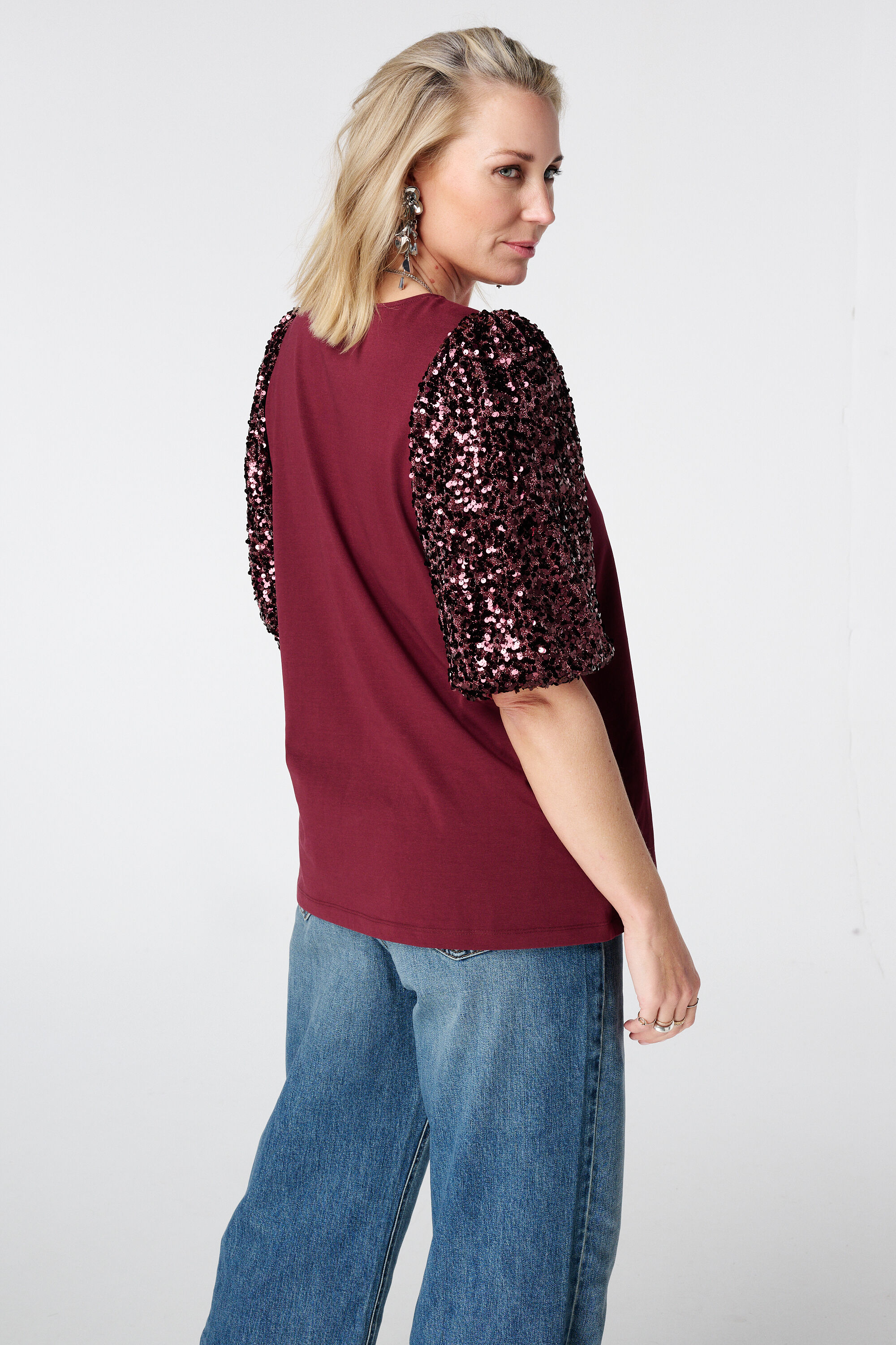 Top con mangas abullonadas con lentejuelas image number 3