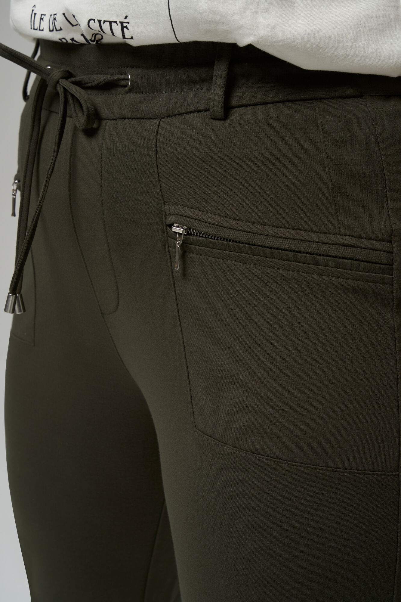 Pantalones con cremallera image number 5