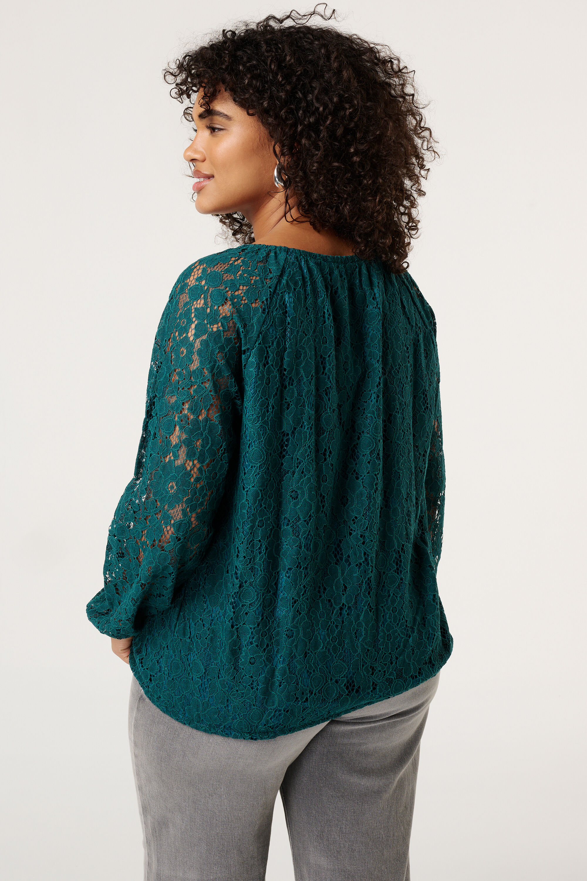 Top de encaje con botones image number 3