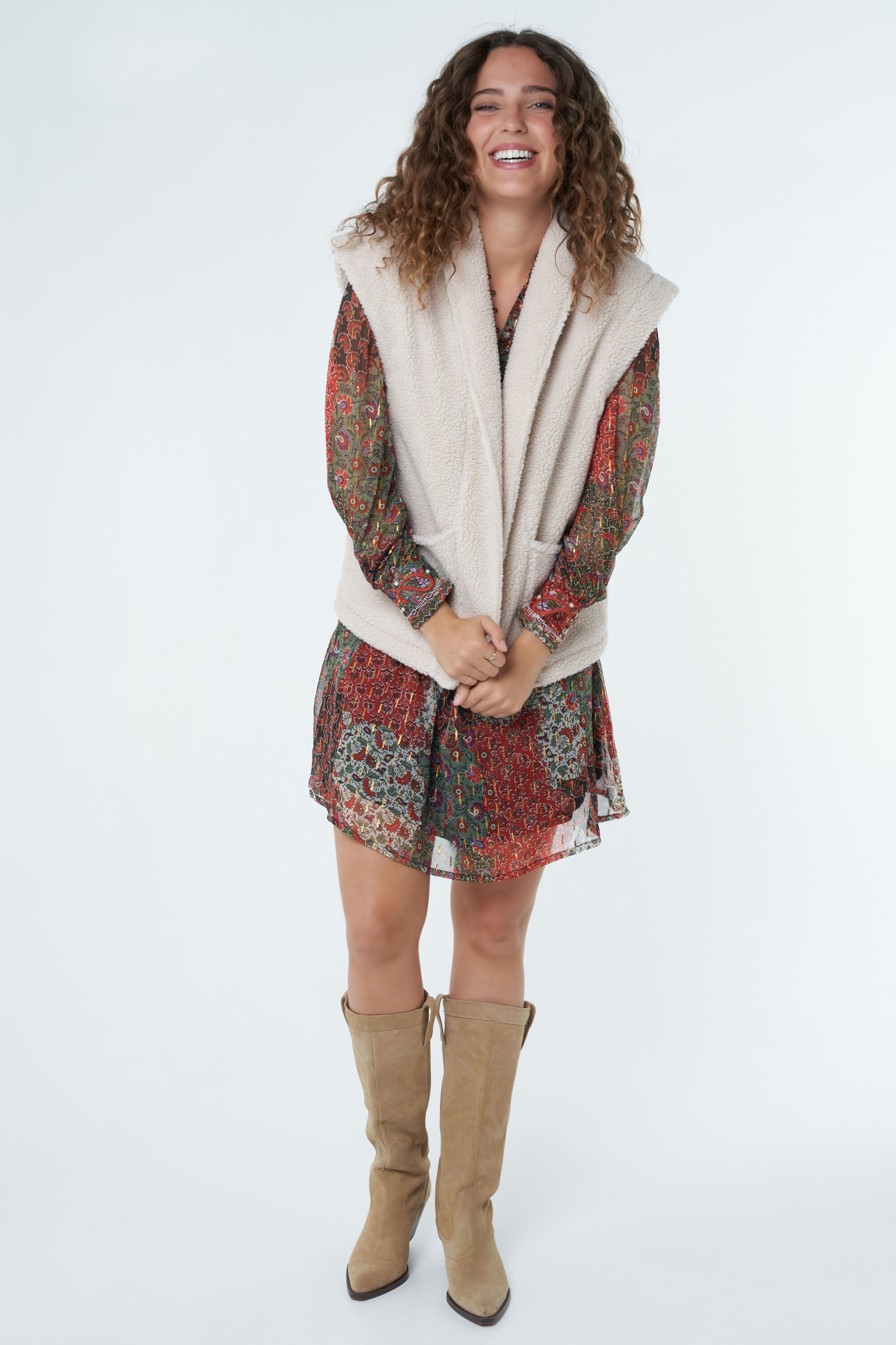 Chaleco con tejido de peluche image number 6