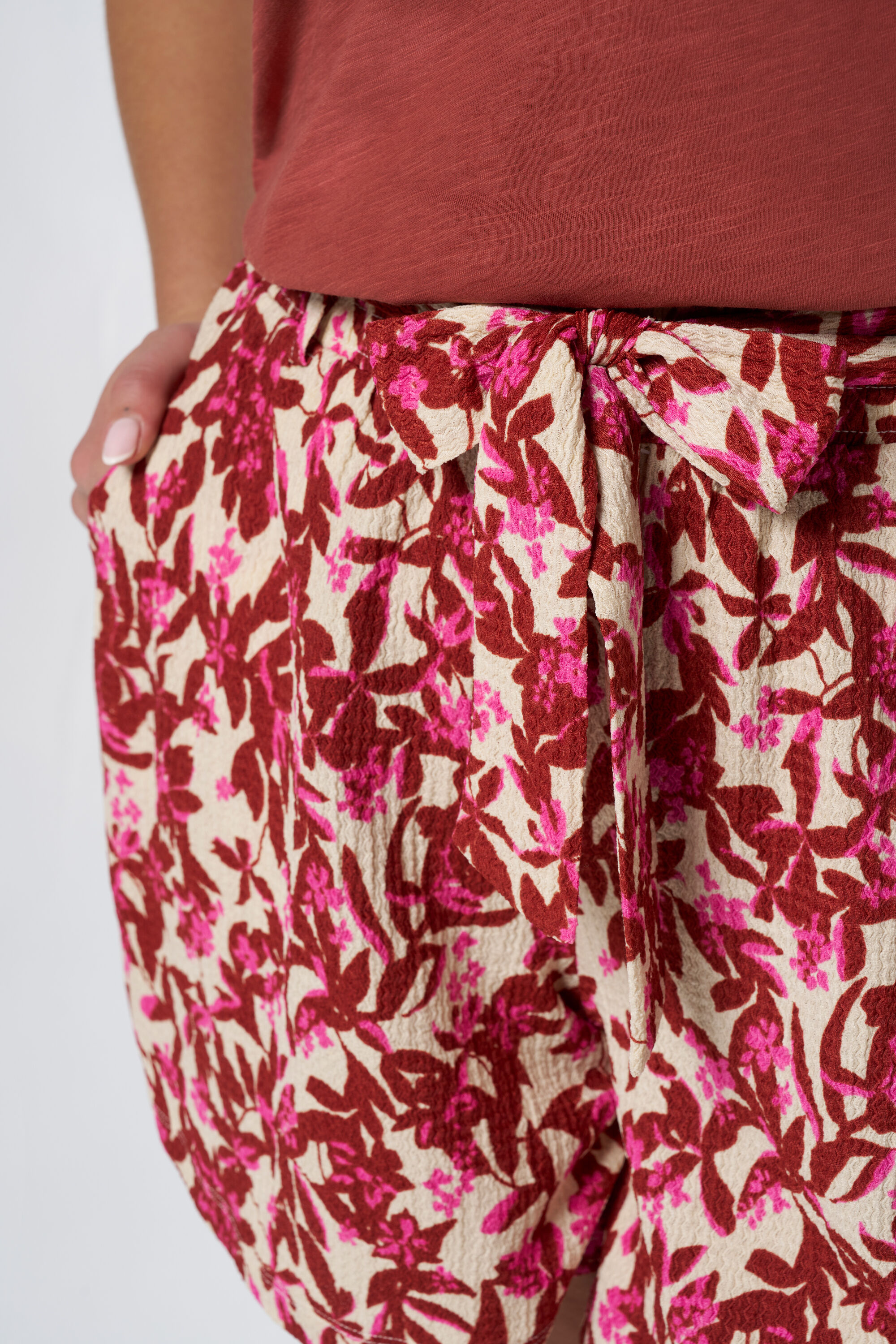Pantalones cortos estampados image number 4