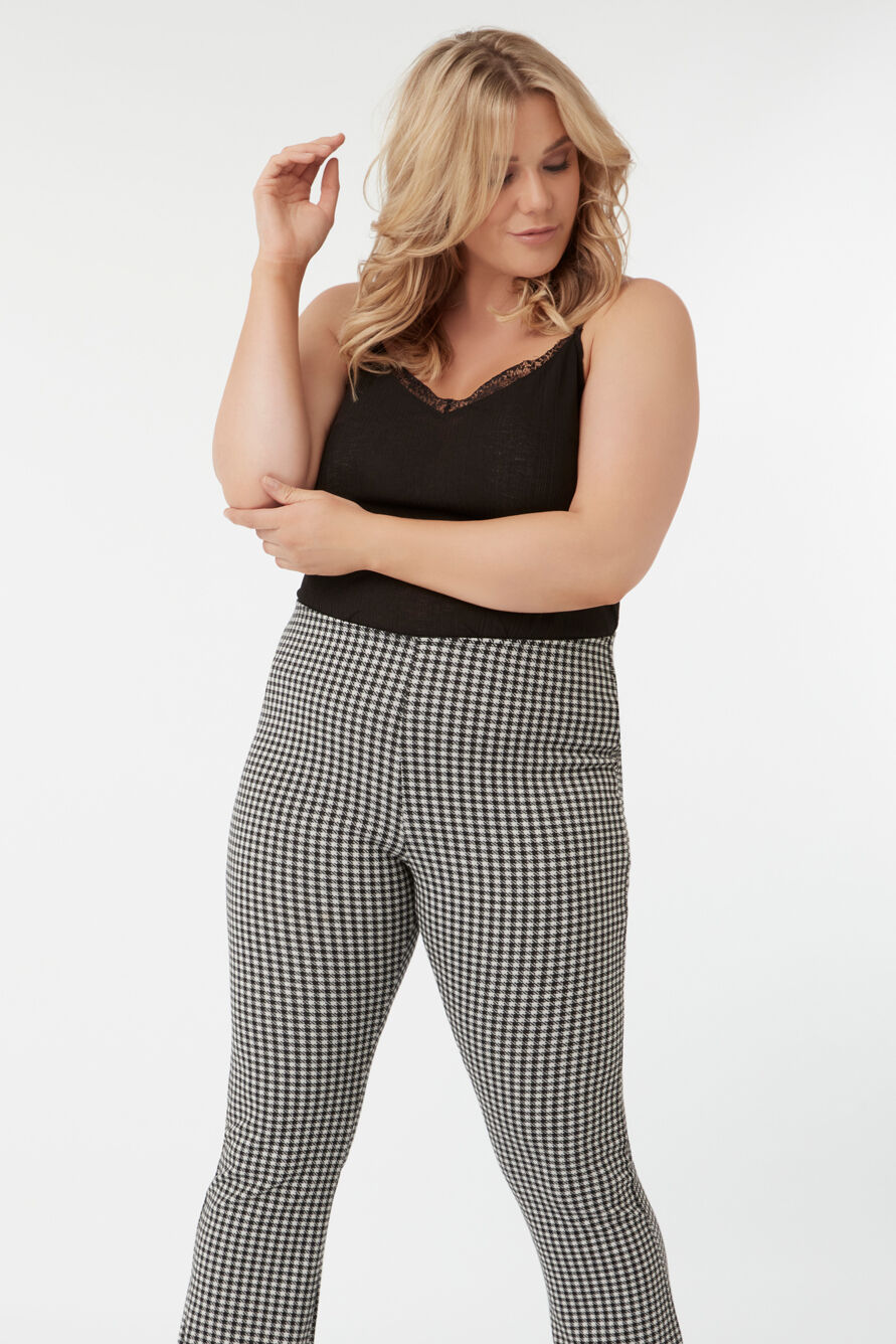 Leggings acampanados de punto image number 5