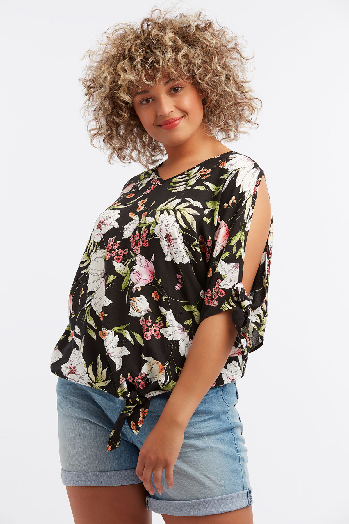 Blusa con un bot&oacute;n como detalle   image number 3