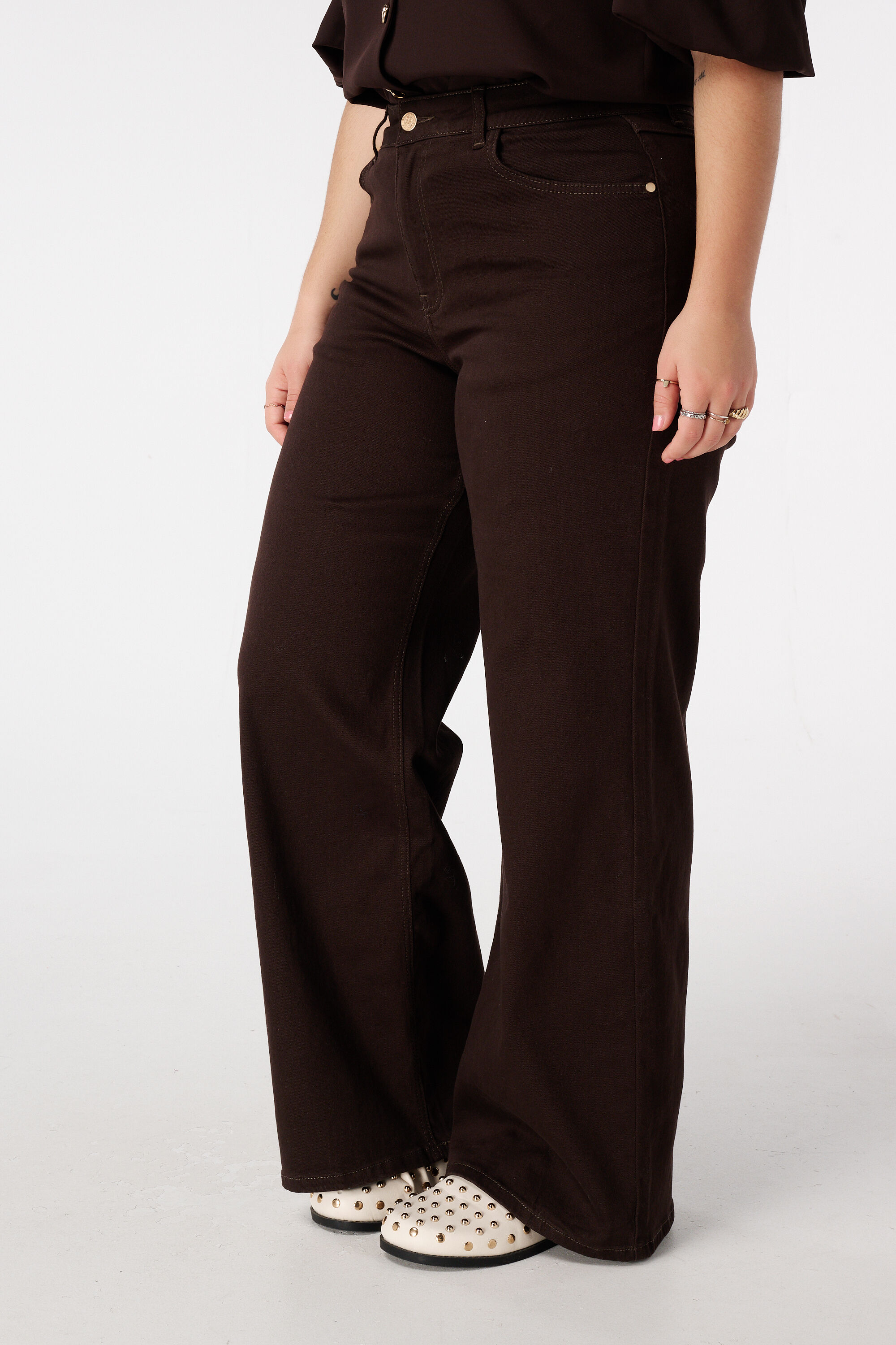 Vaqueros de pierna ancha y cintura alta image number 5