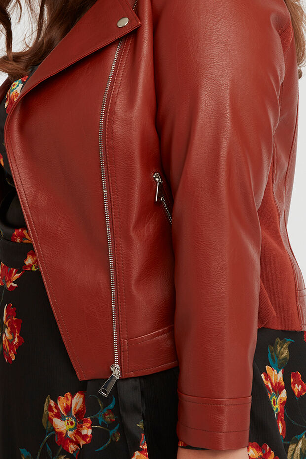 Chaqueta motera de cuero sint&eacute;tico image number 4