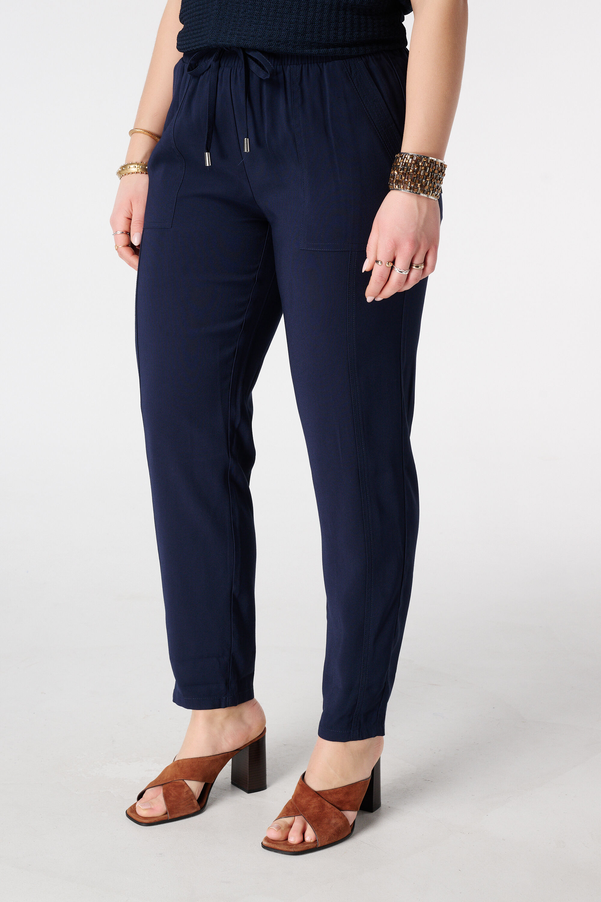 Pantal&oacute;n con cintura el&aacute;stica image number 5