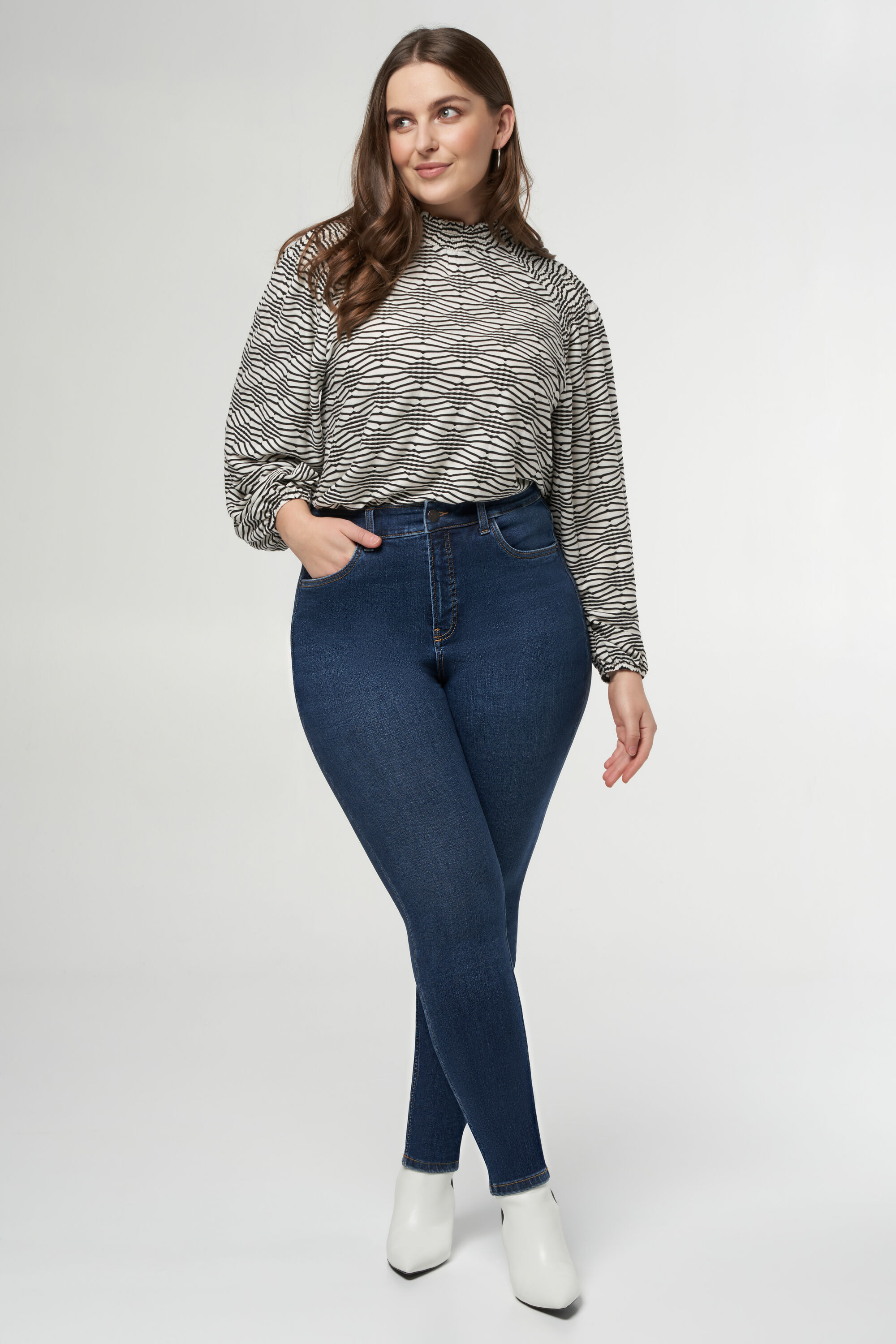 Vaqueros pitillo de tiro alto CHERRY image number 6