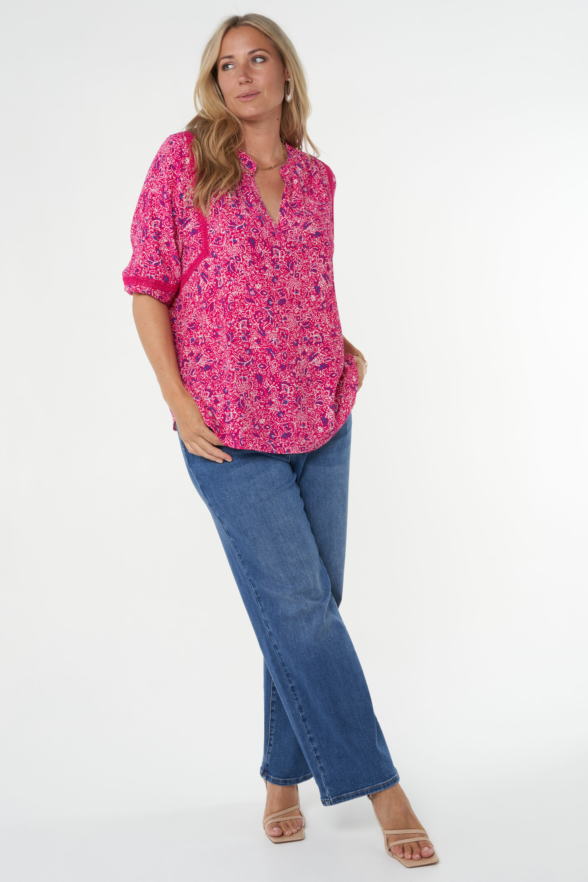 Blusa con dise&ntilde;o estampado image number 6