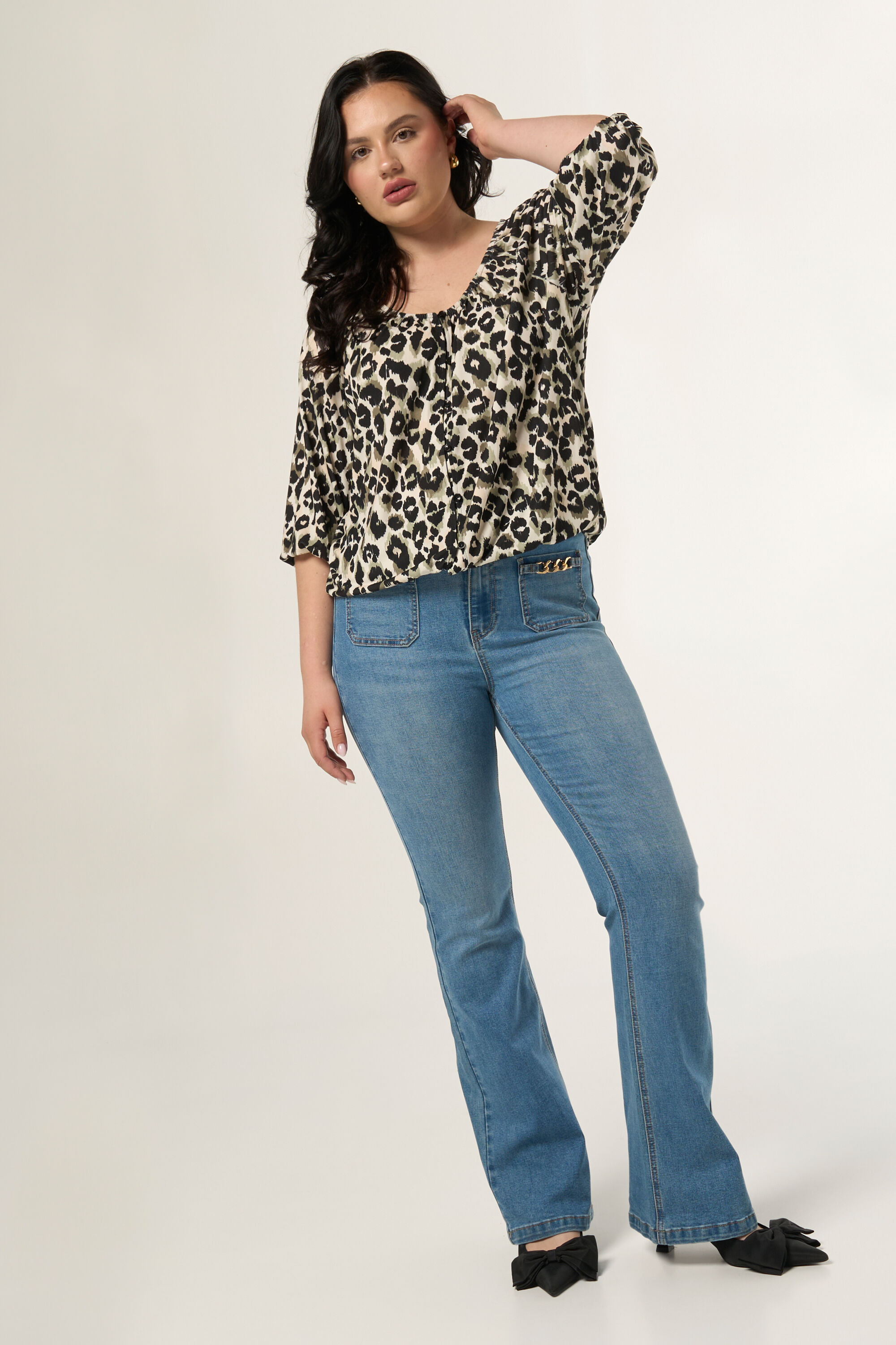 Top con estampado de pantera image number 5