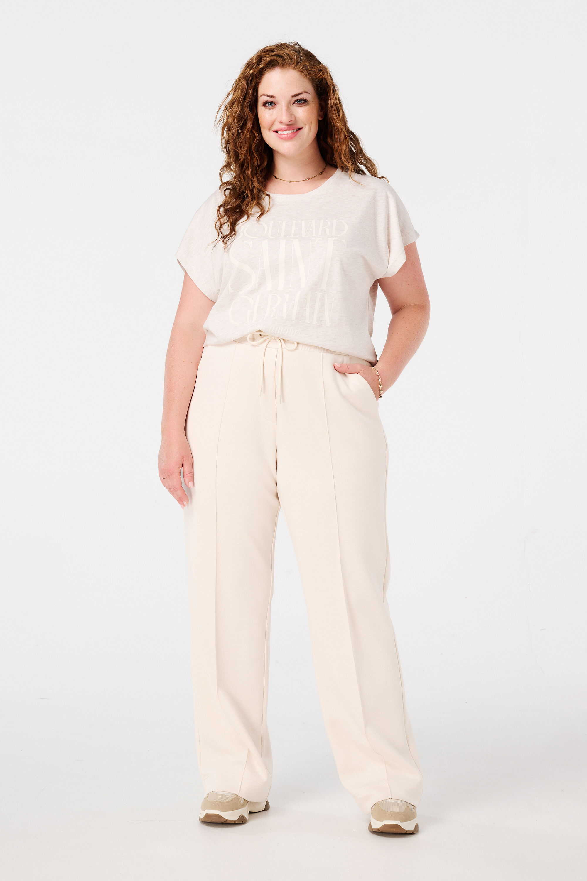 Camiseta con texto impreso image number 5