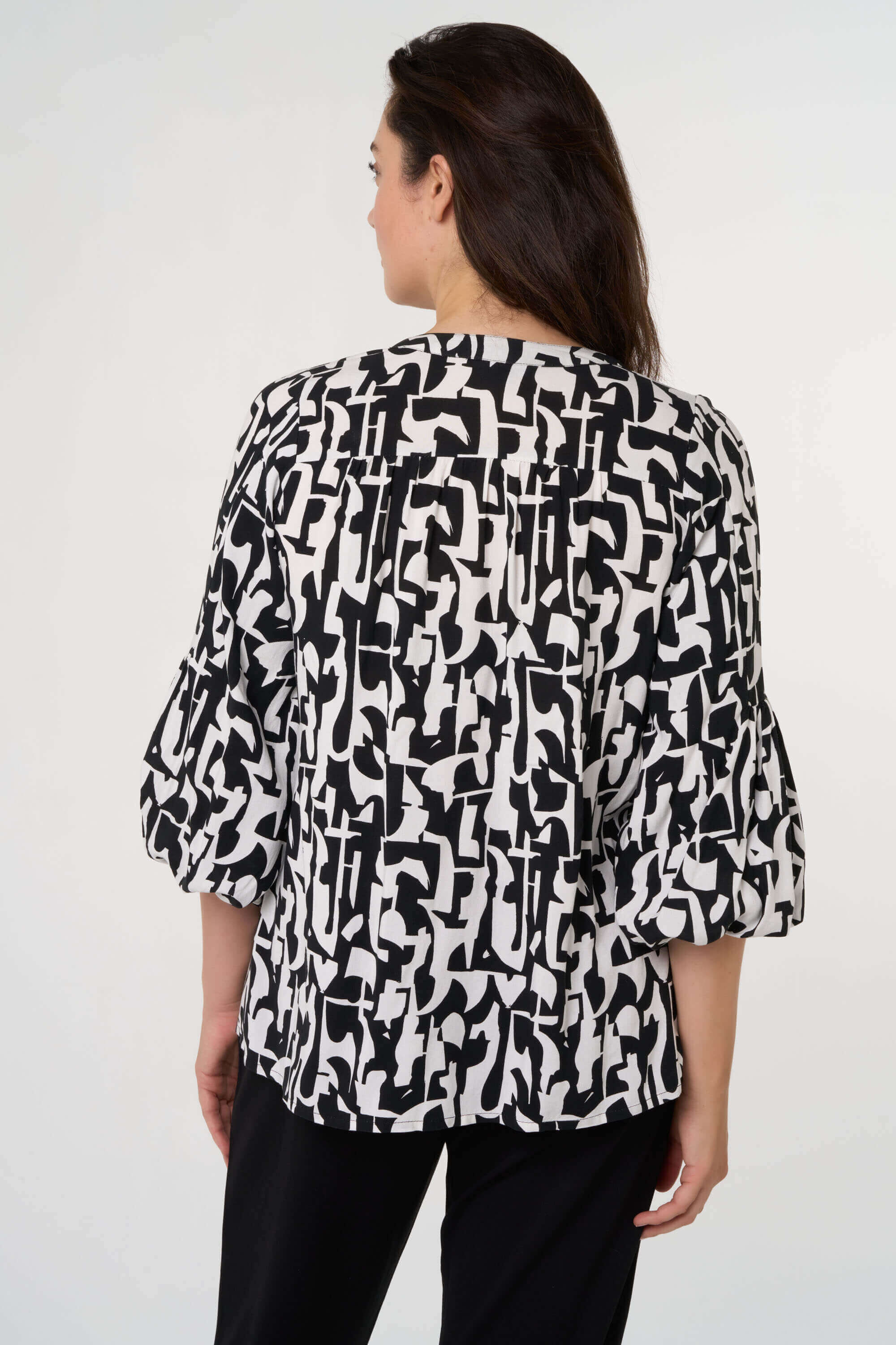 Blusa con estampado gr&aacute;fico image number 4