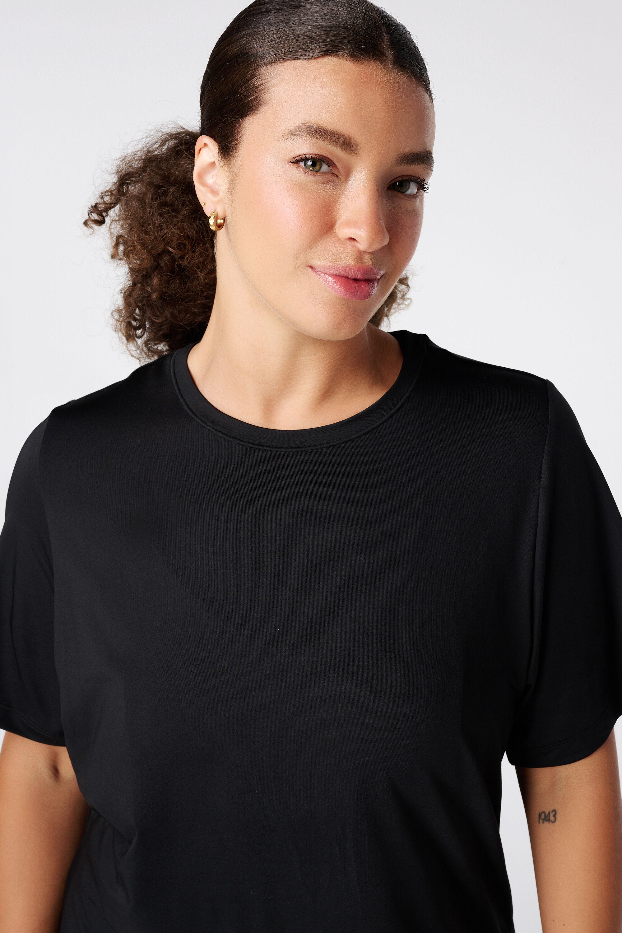 Camiseta deportiva larga image number 4