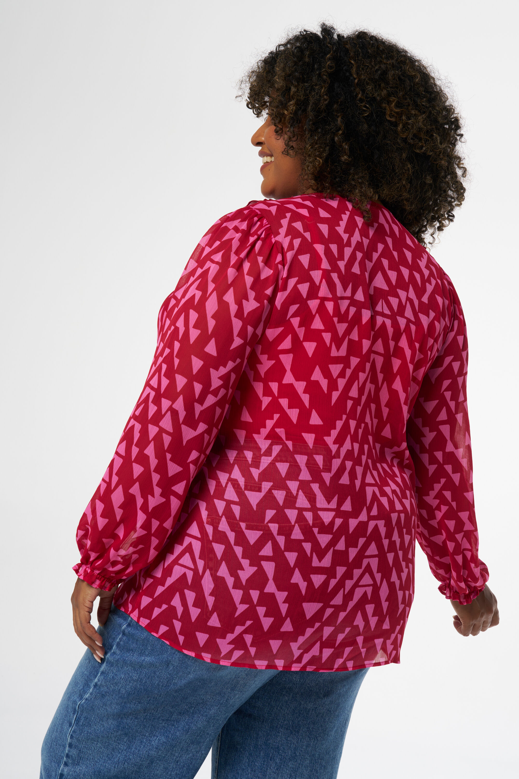 Blusa con volantes  image number 3