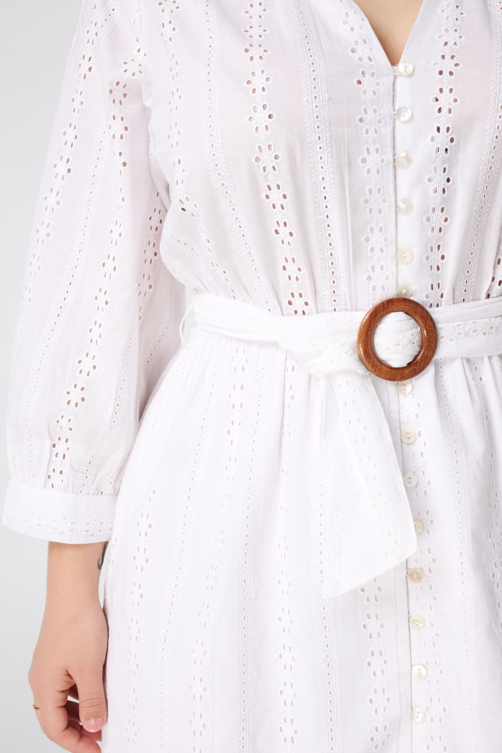 Vestido con bordado ingl&eacute;s image number 4