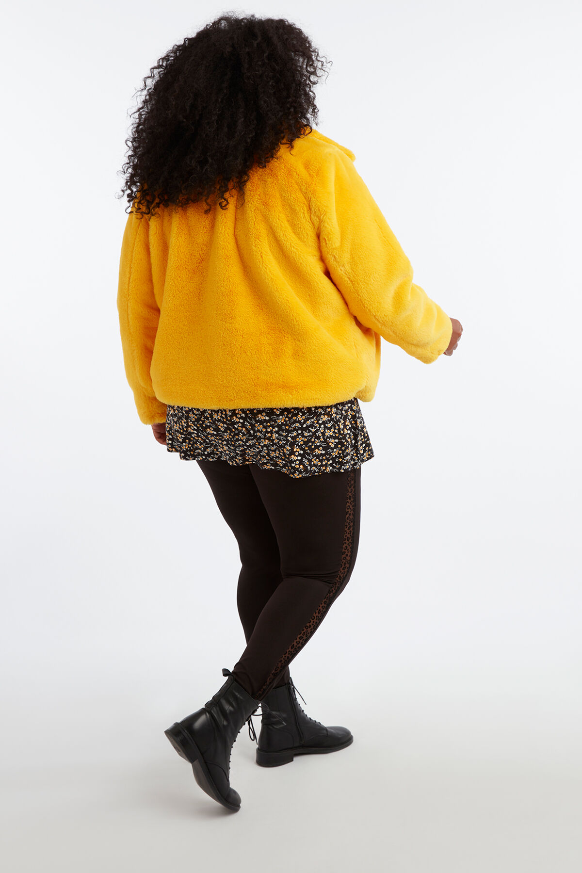 Abrigo de pelo sint&eacute;tico image number 4