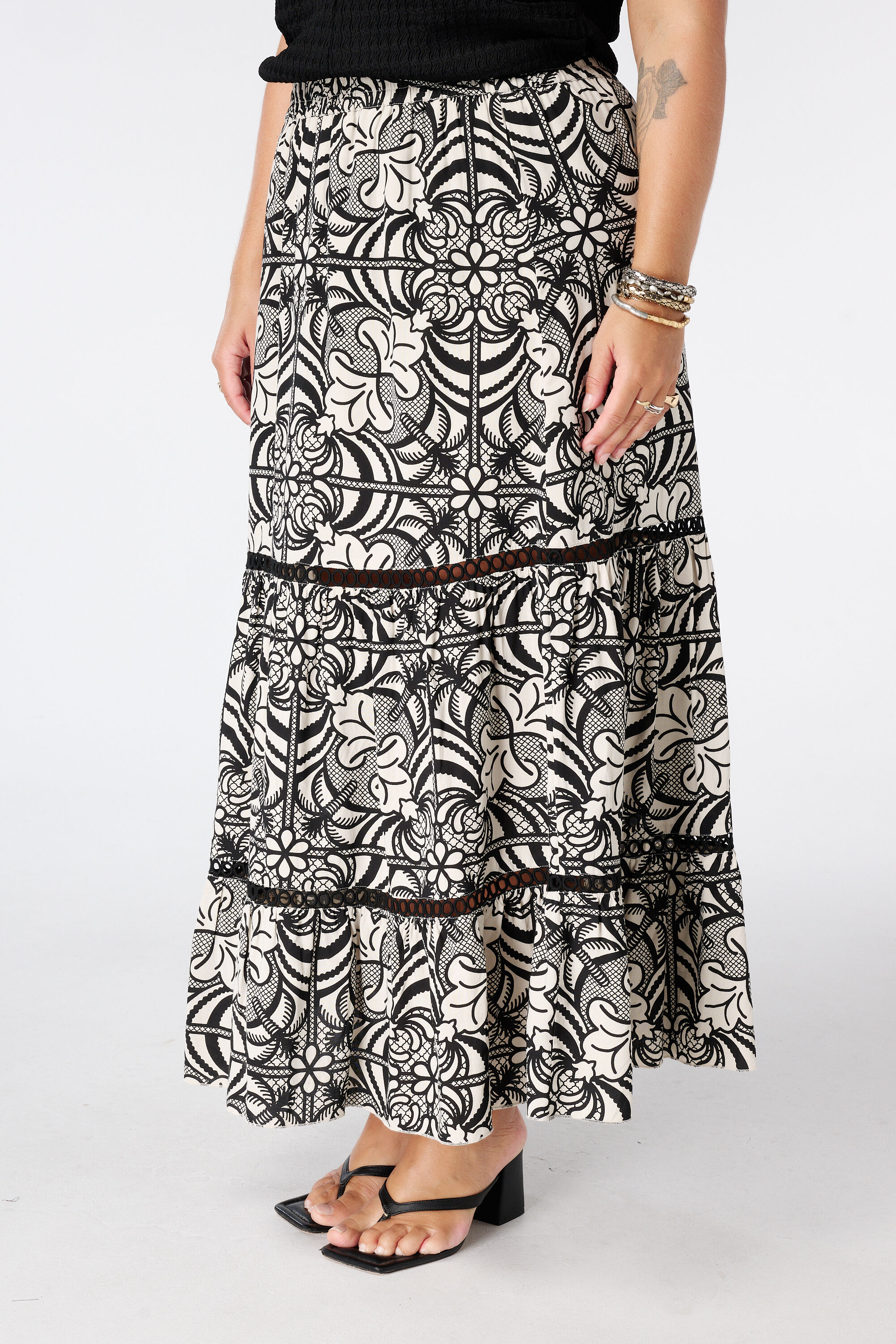 Falda maxi con estampado image number 5