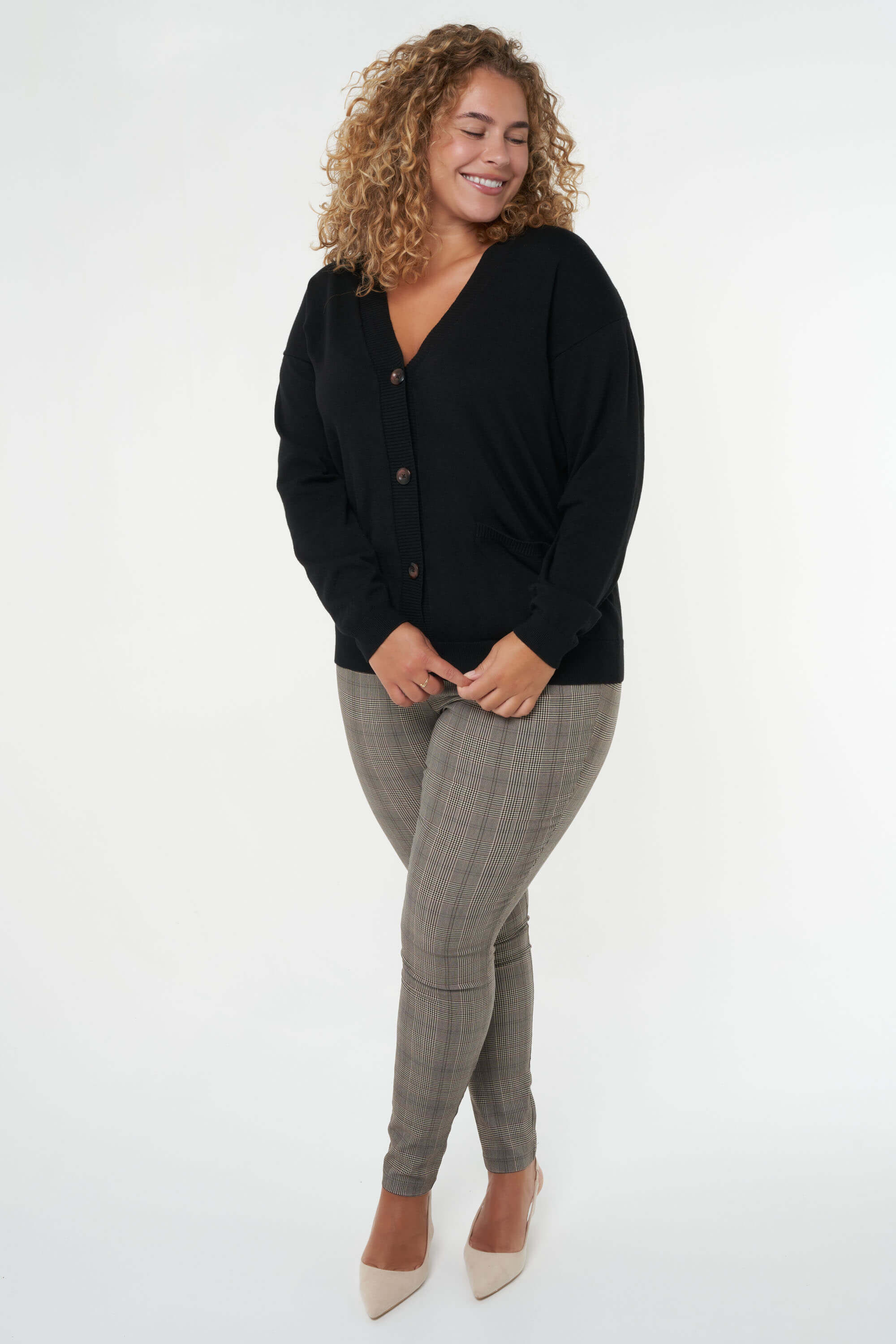 C&aacute;rdigan de punto con botones image number 6