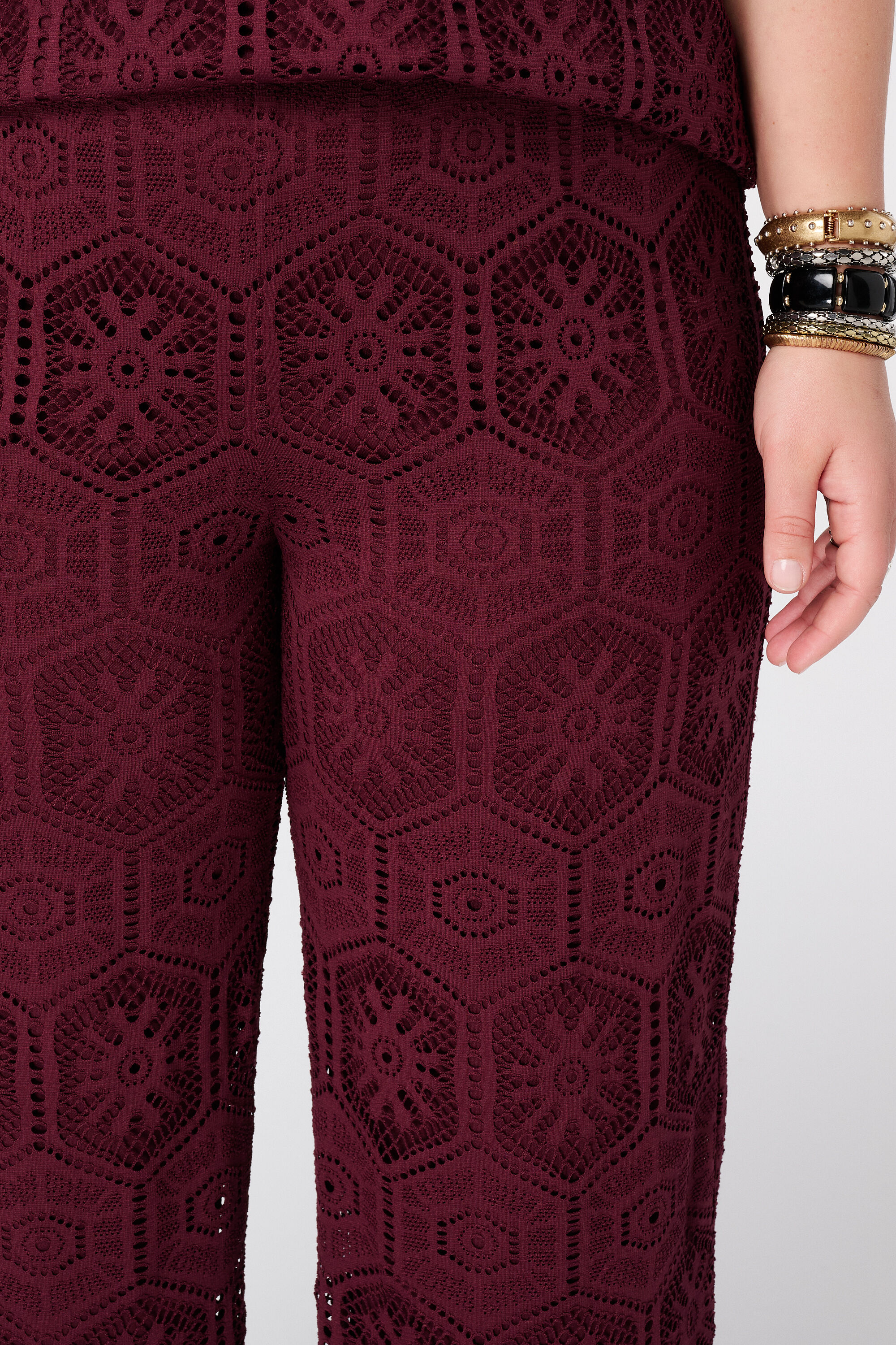Pantal&oacute;n amplio con crochet image number 4