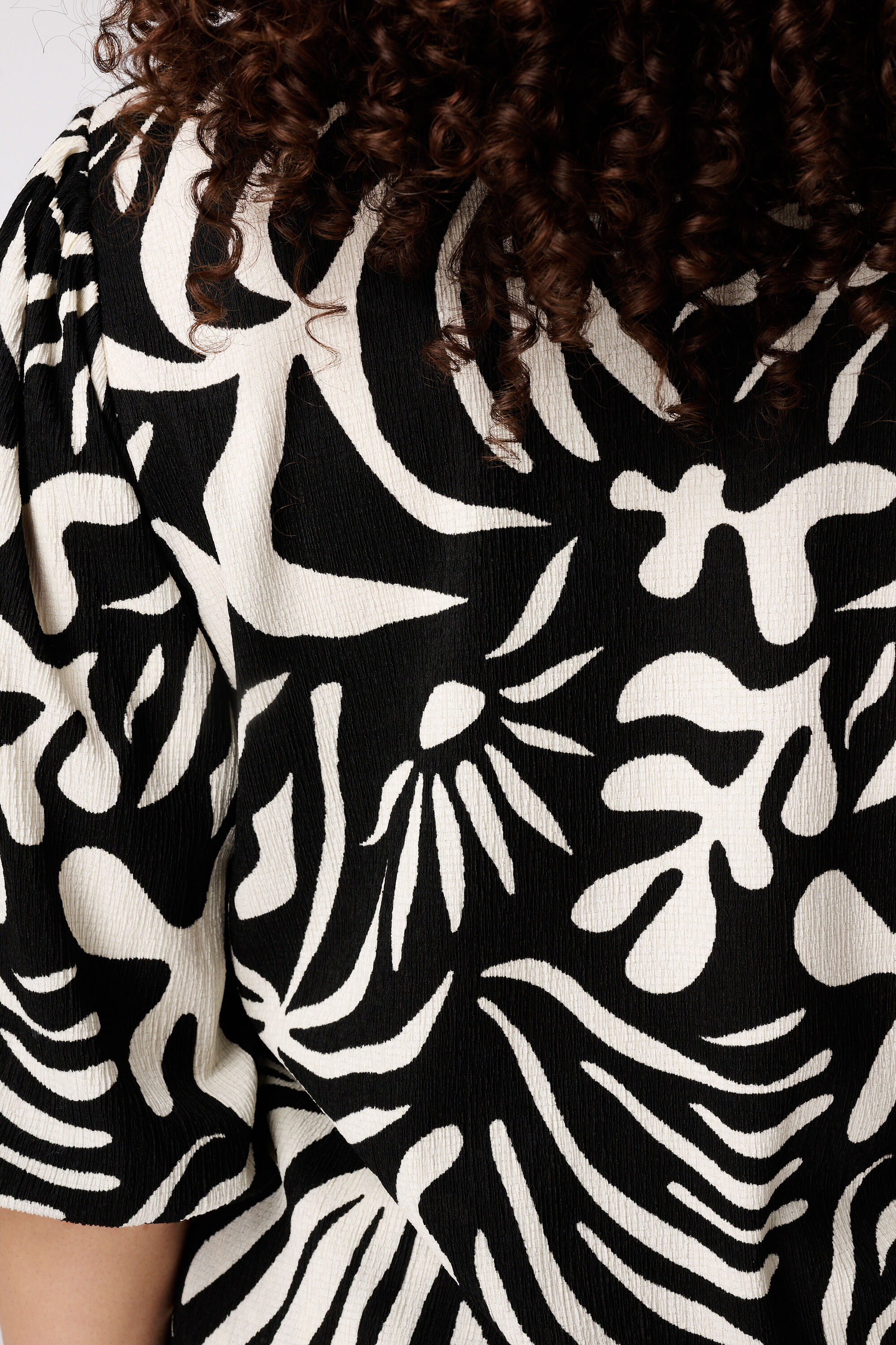 Top con estampado image number 6