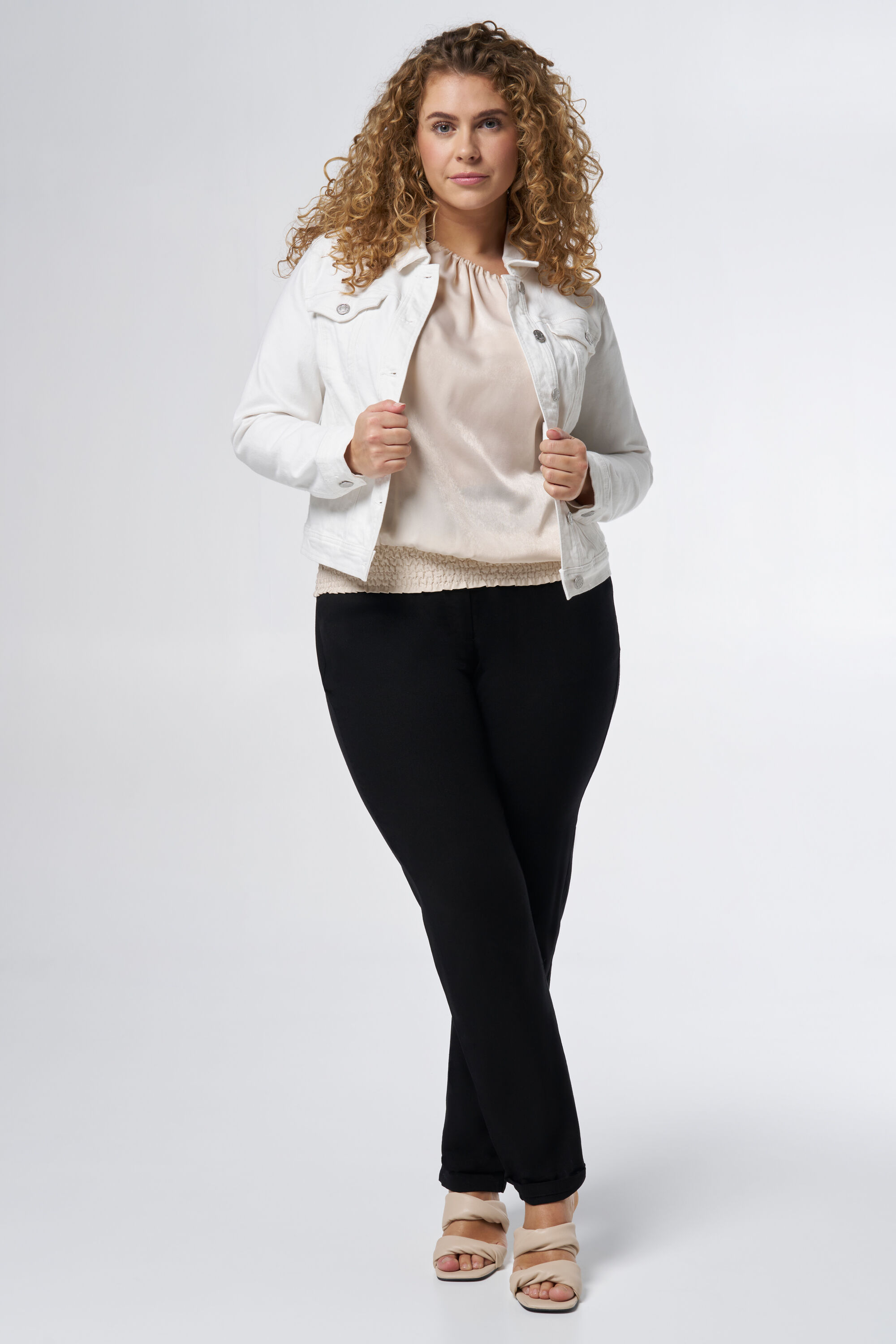 Cazadora vaquera el&aacute;stica image number 5