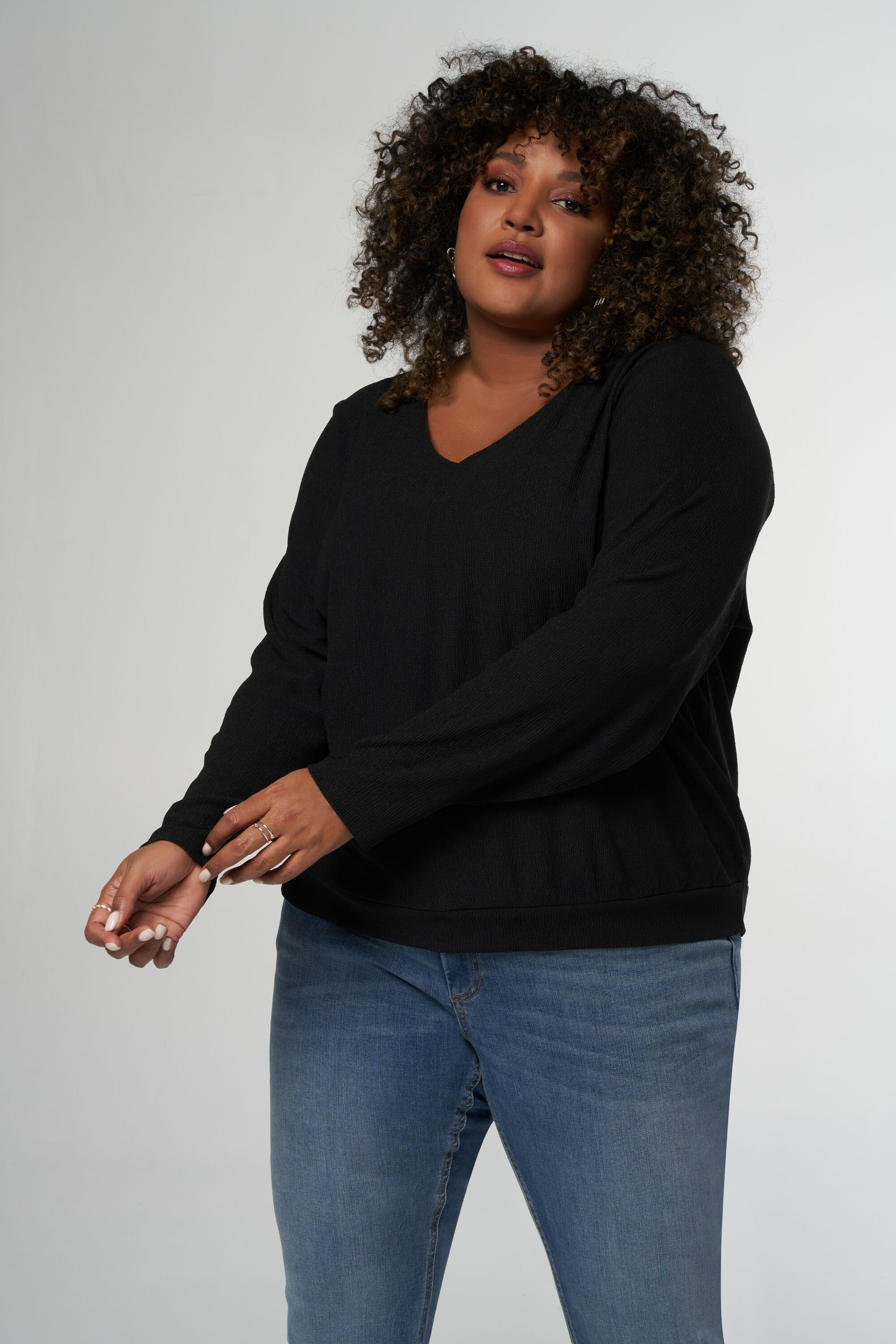 Top con estructura en el tejido image number 6