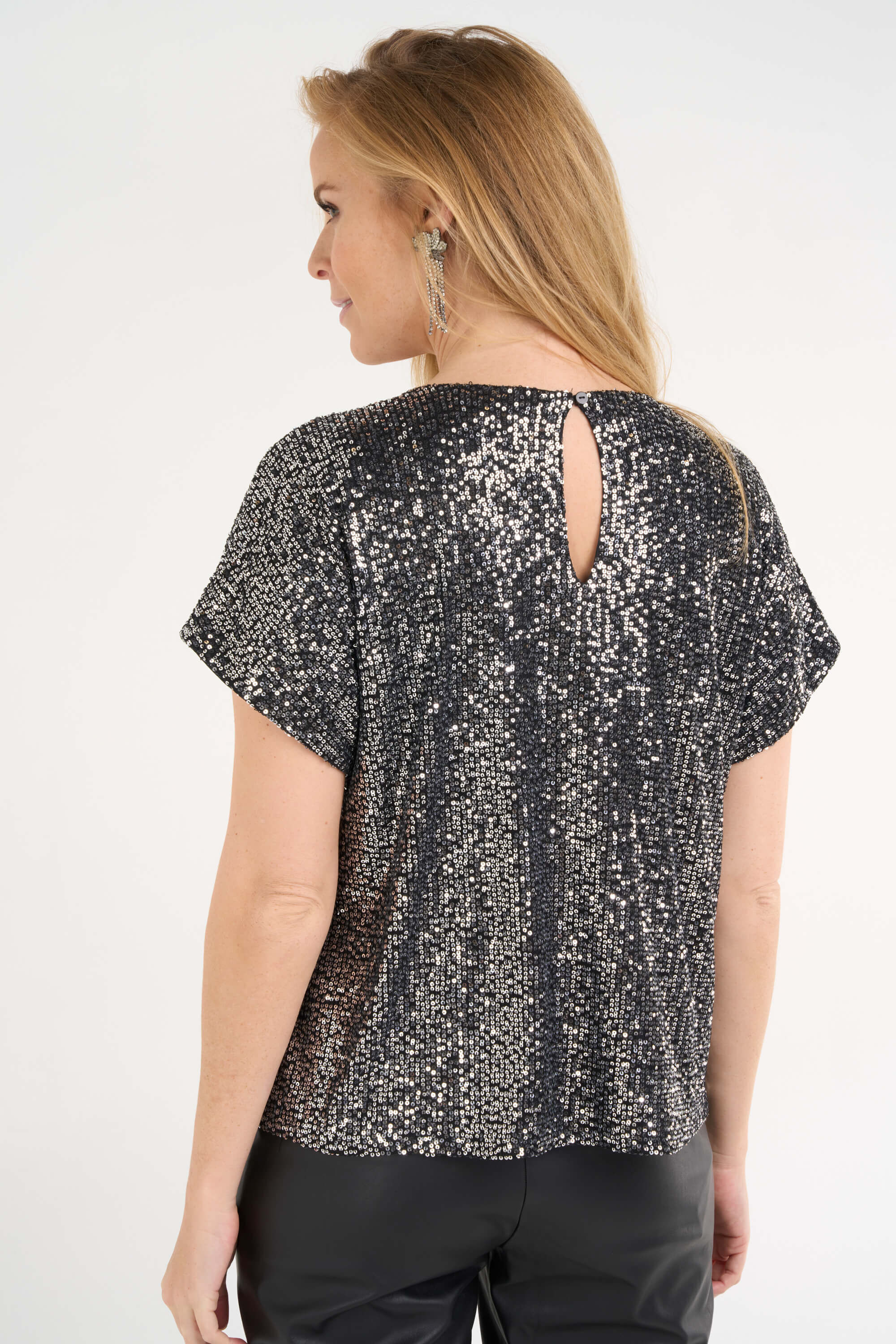 Top con lentejuelas  image number 4