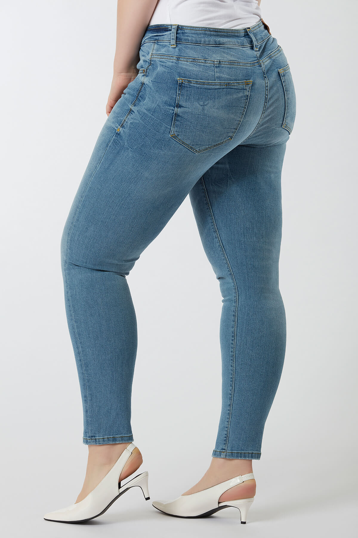 some,... vaqueros pitillo deste&ntilde;idos para figuras en forma de A image number 4