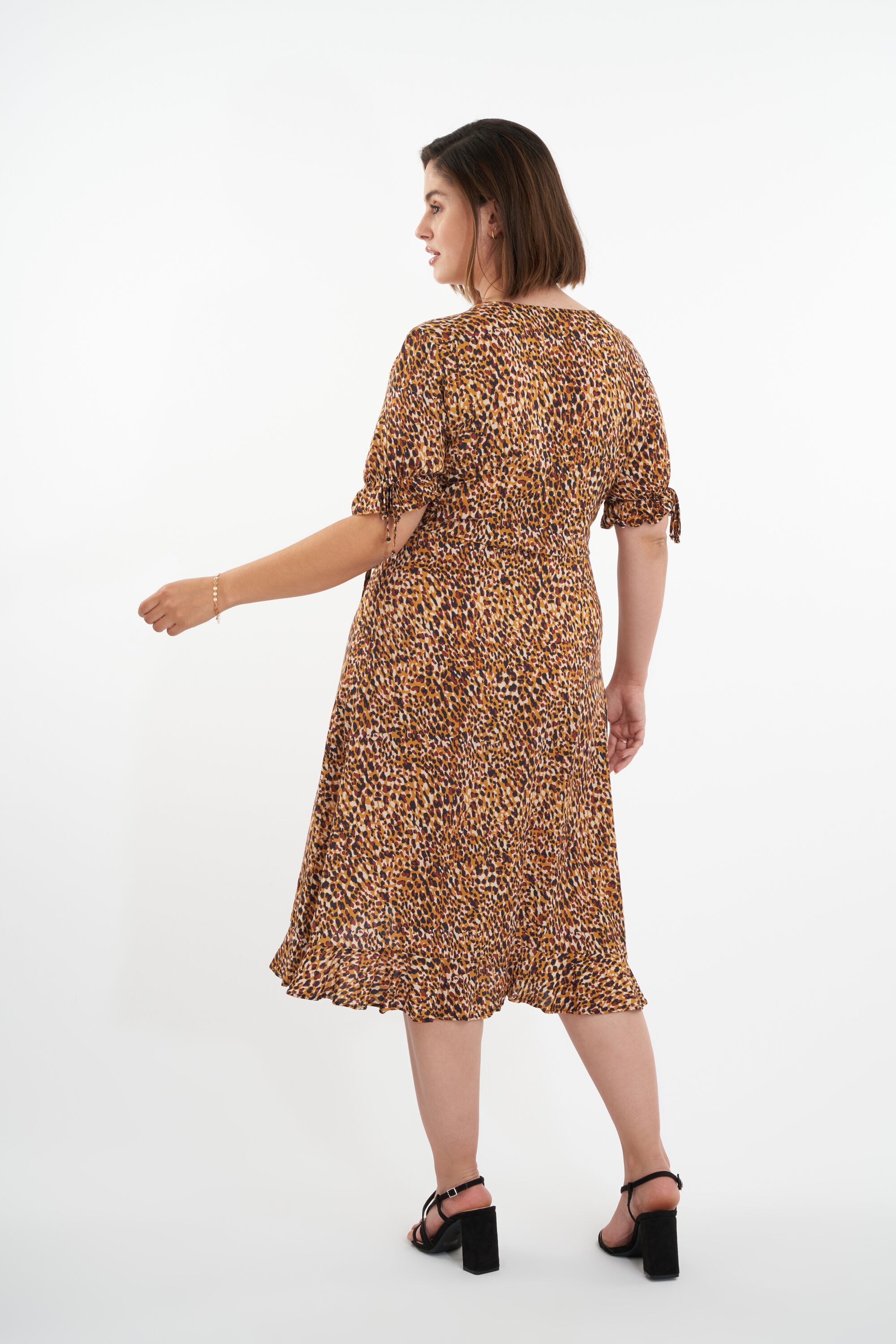 Vestido cruzado con estampado  image number 4