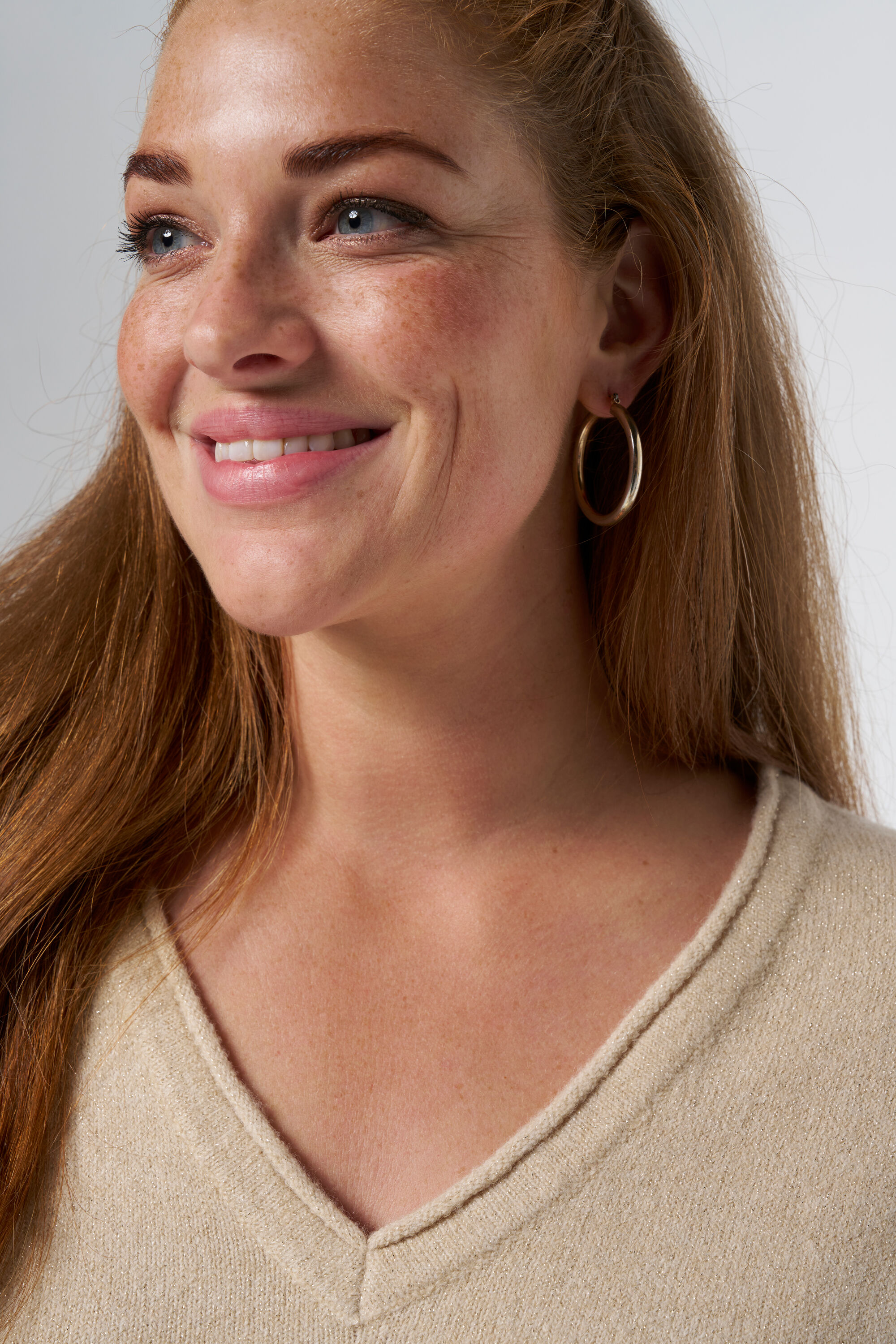 Su&eacute;ter con detalles de purpurina image number 4