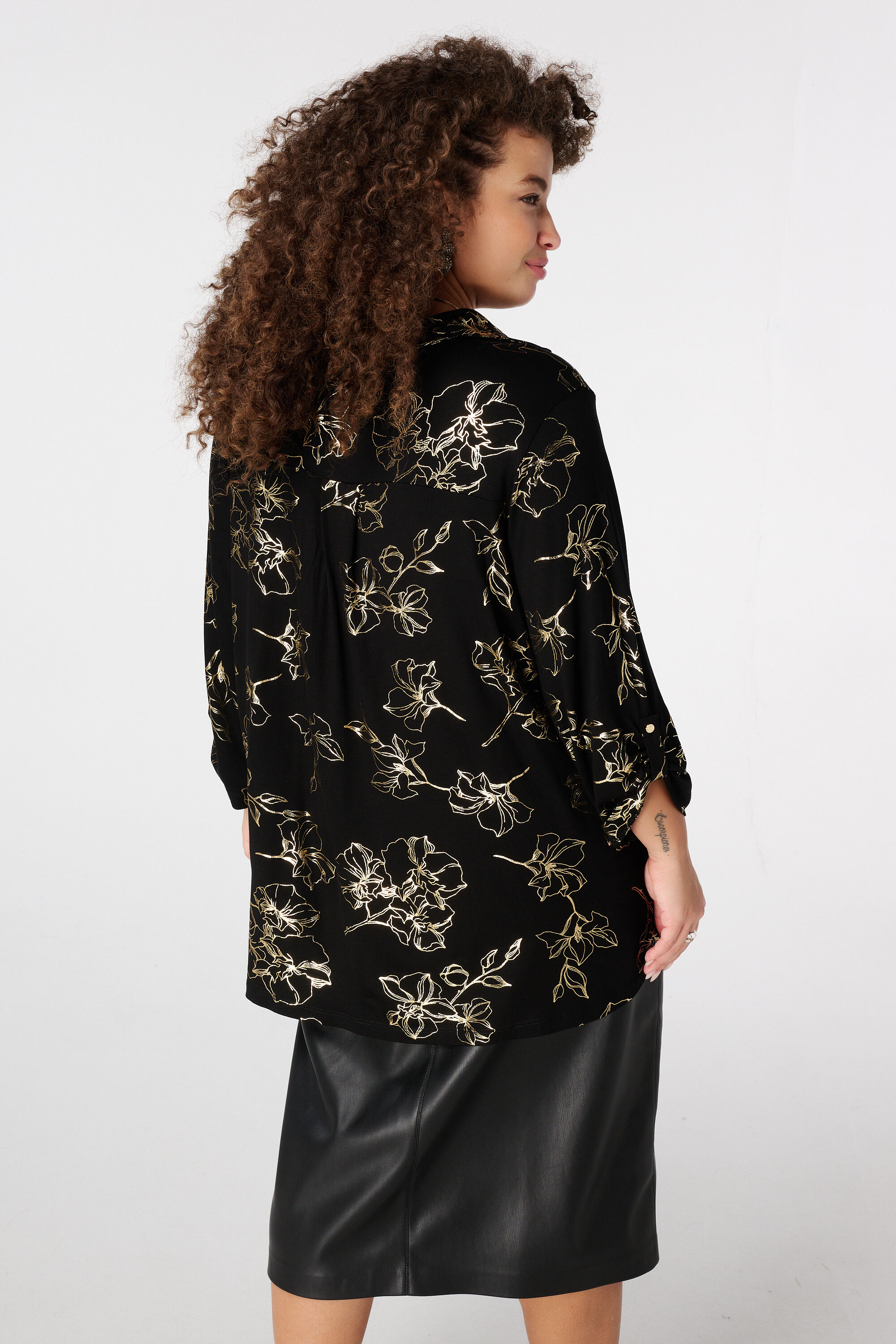 Top con estampado el&aacute;stico y laminado image number 3