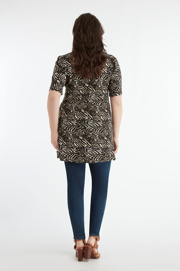 Camiseta larga estampada image number 4