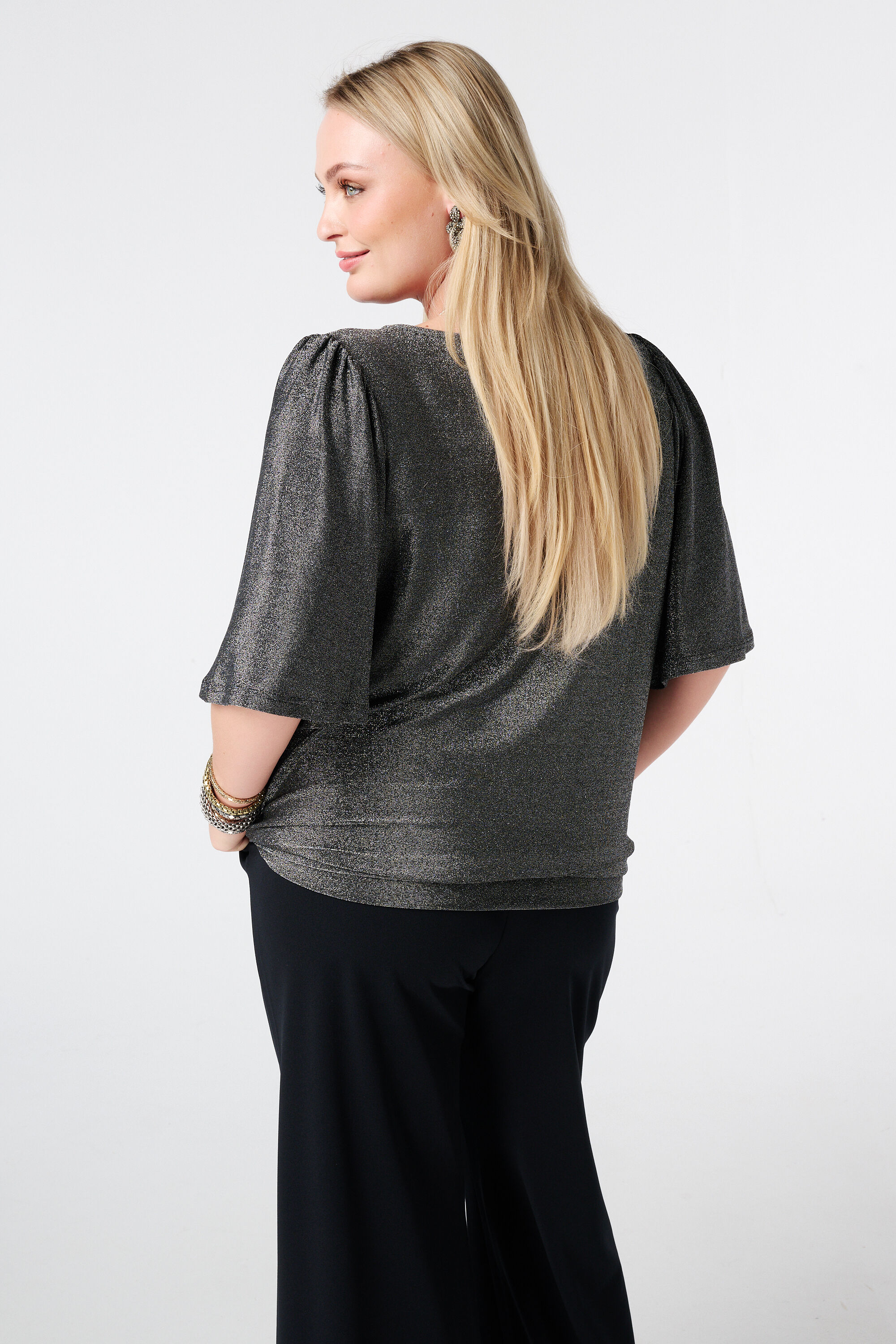 Top con mangas acampanadas y lurex image number 3