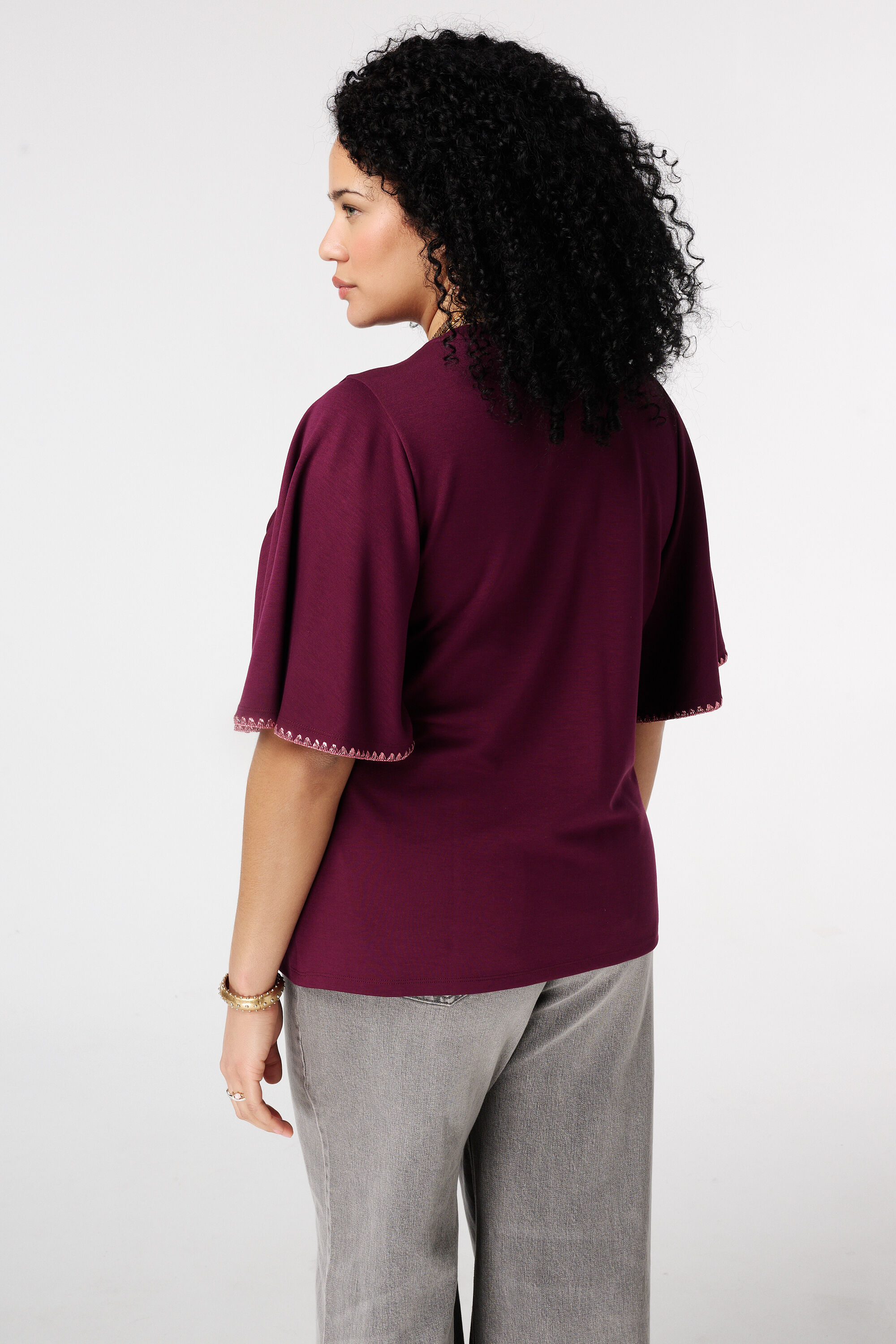 Camiseta con mangas mariposa image number 3