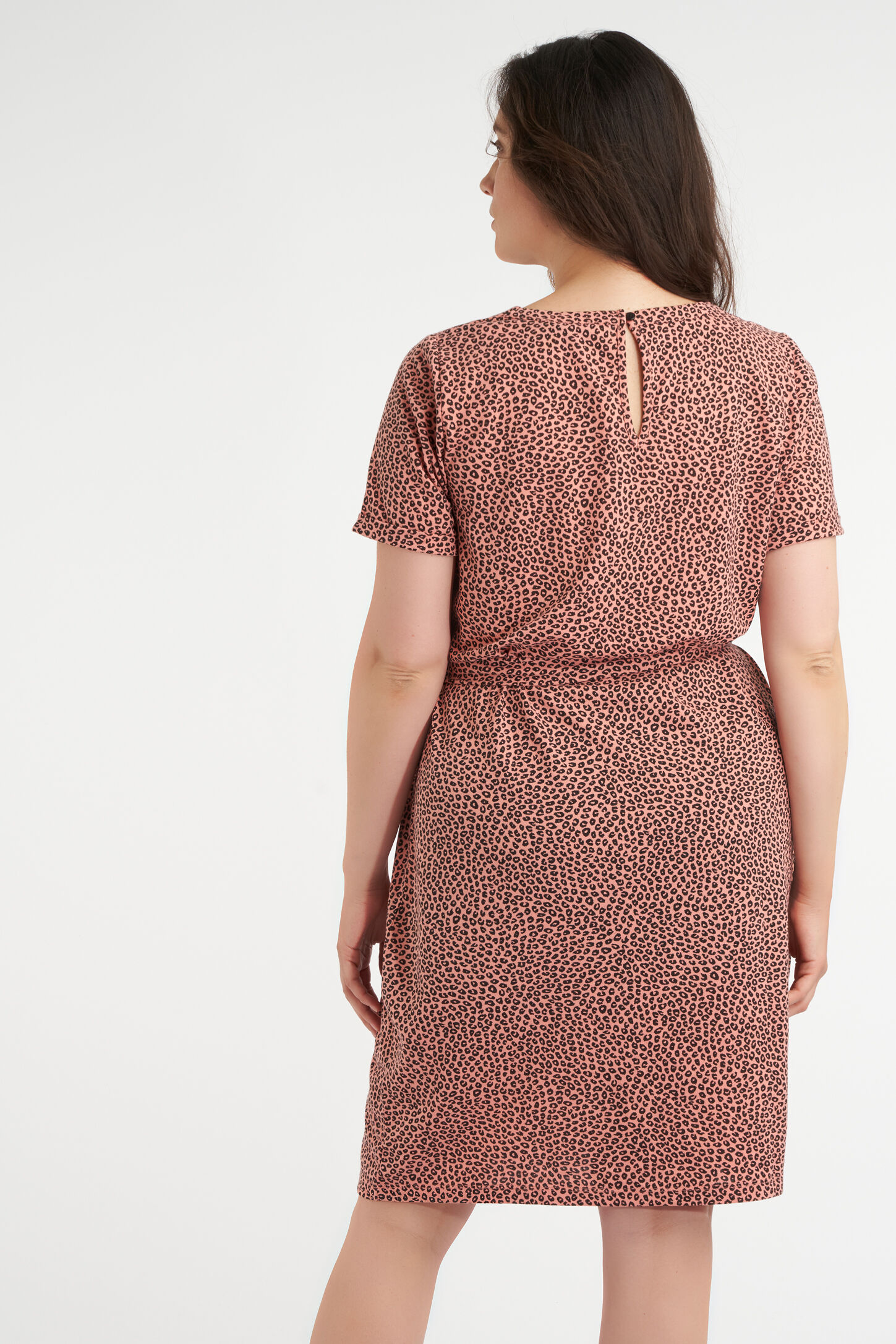 Vestido con cinto image number 4