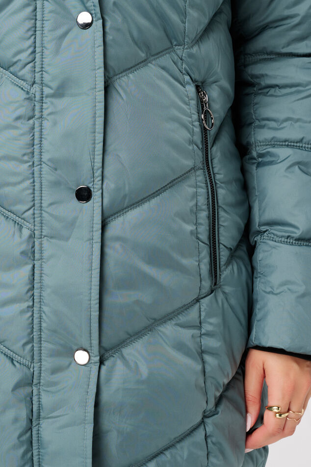 Chaqueta con capucha image number 6