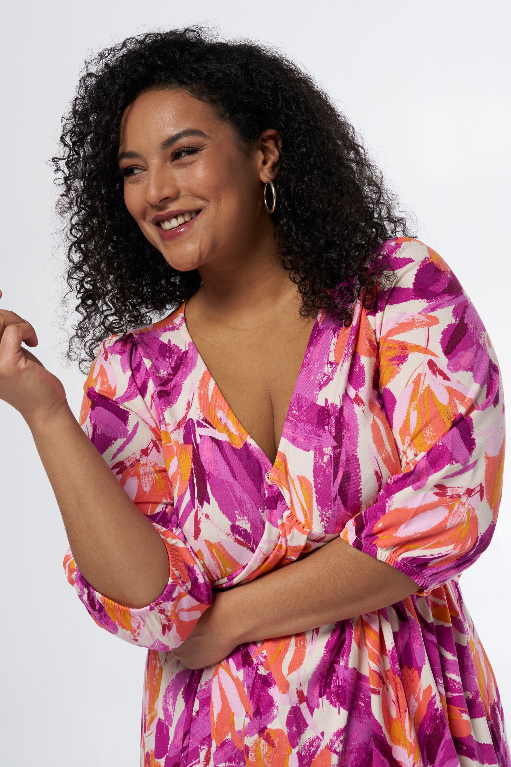 Vestido midi con estampado llamativo  image number 4