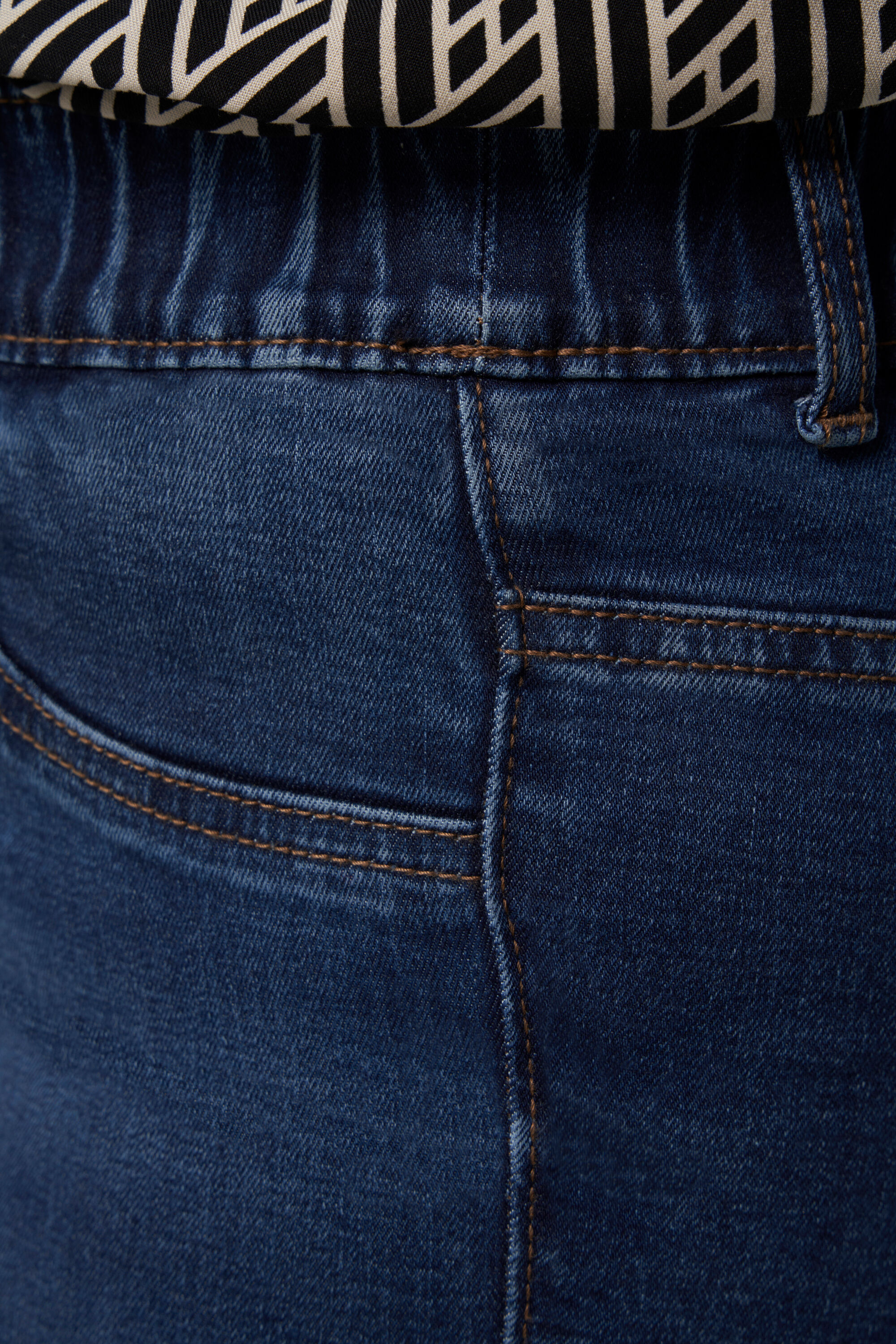 Tregging Poppy 30 image number 4