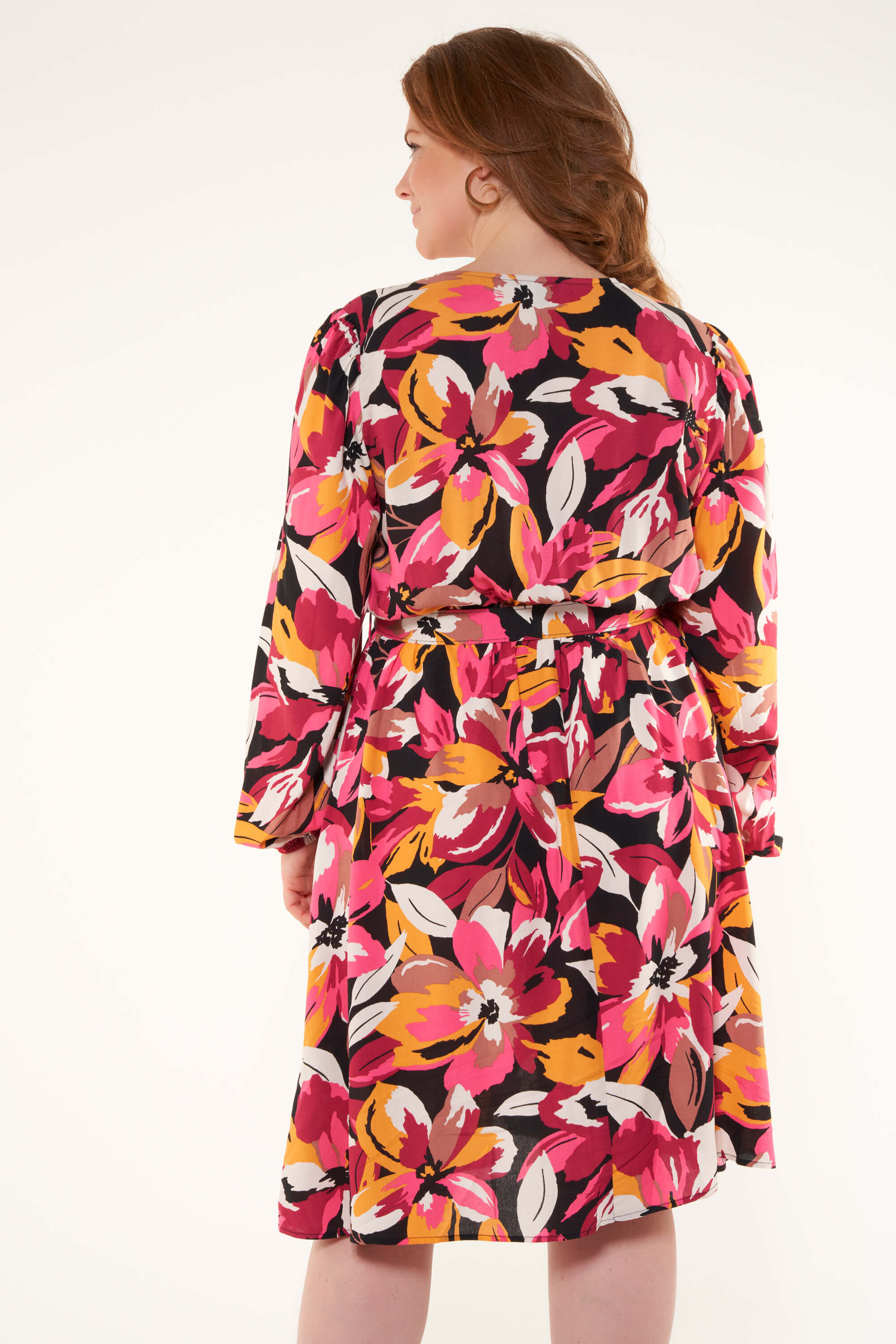 Vestido con un cinto  image number 3