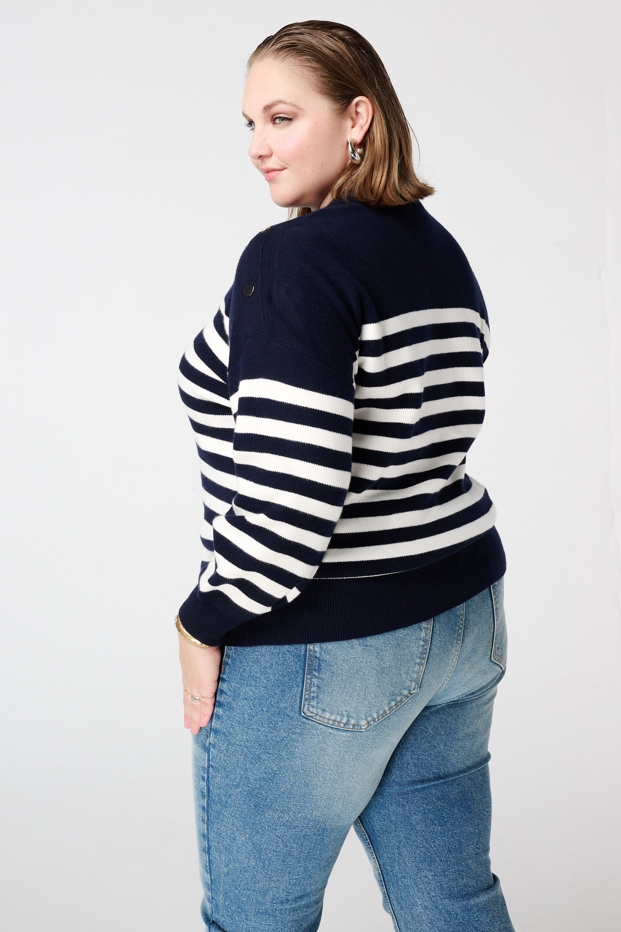 Jersey de rayas con botones decorativos image number 3