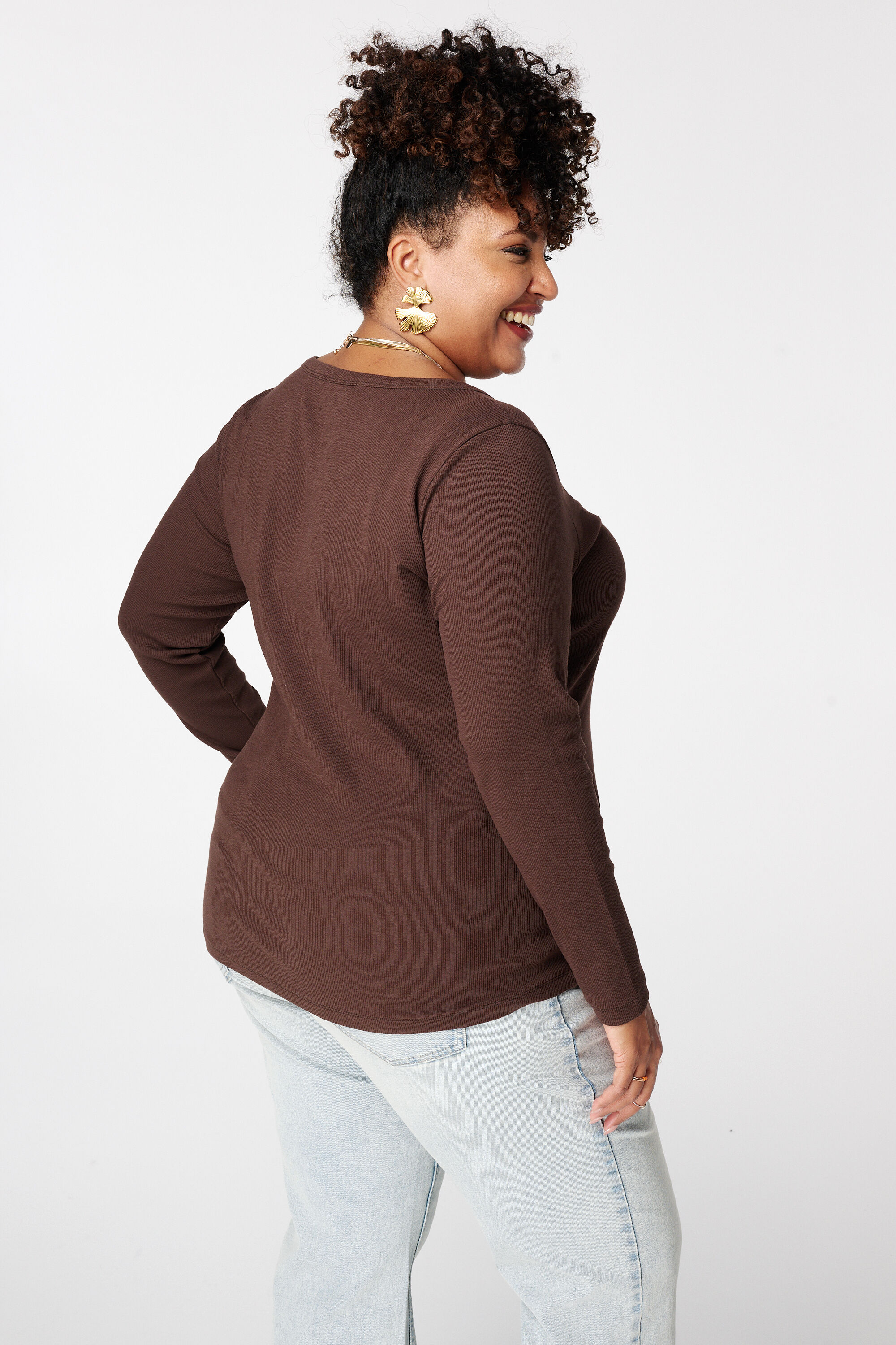 Top de canal&eacute; con manga larga image number 3