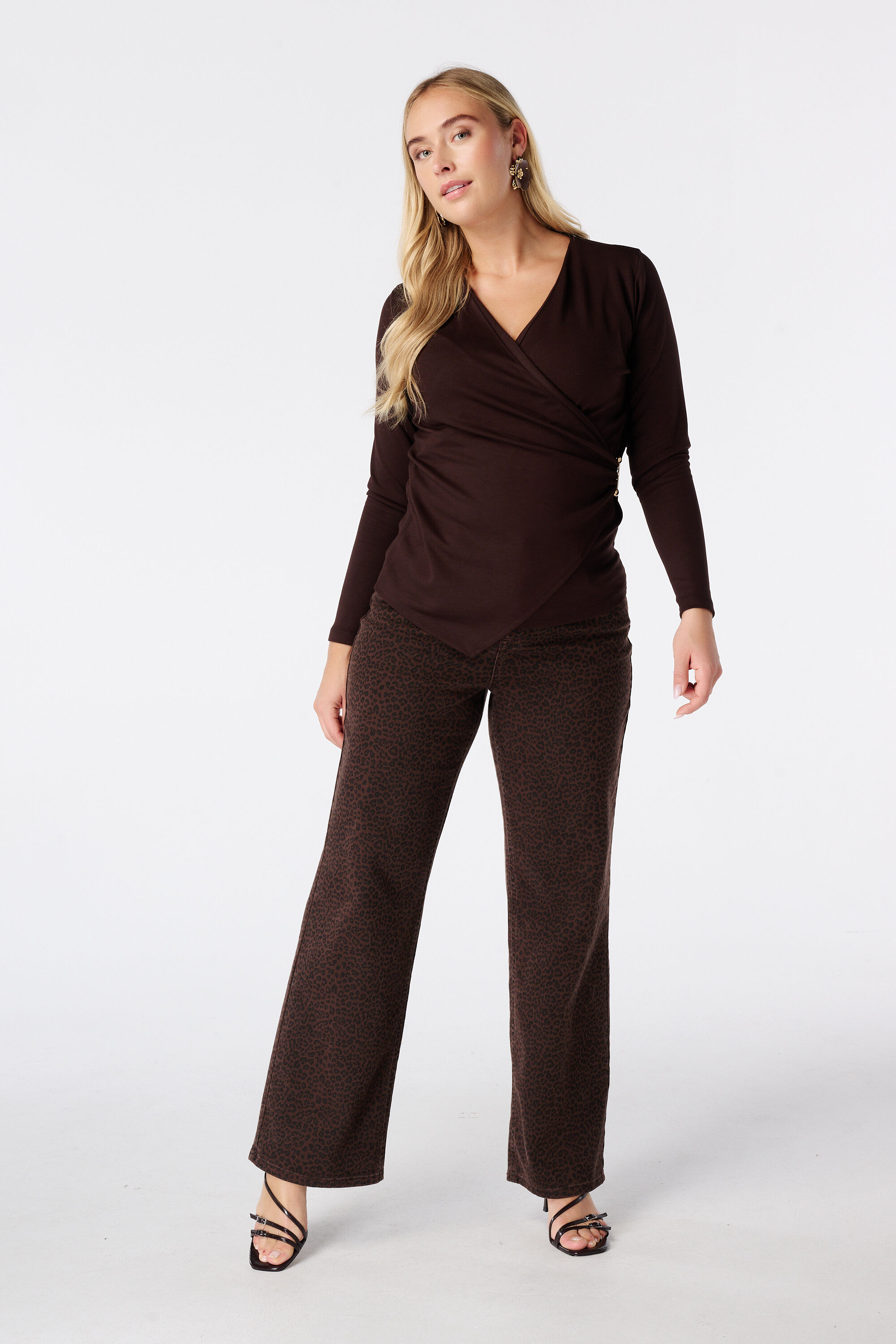 Vaqueros wide leg con estampado de leopardo