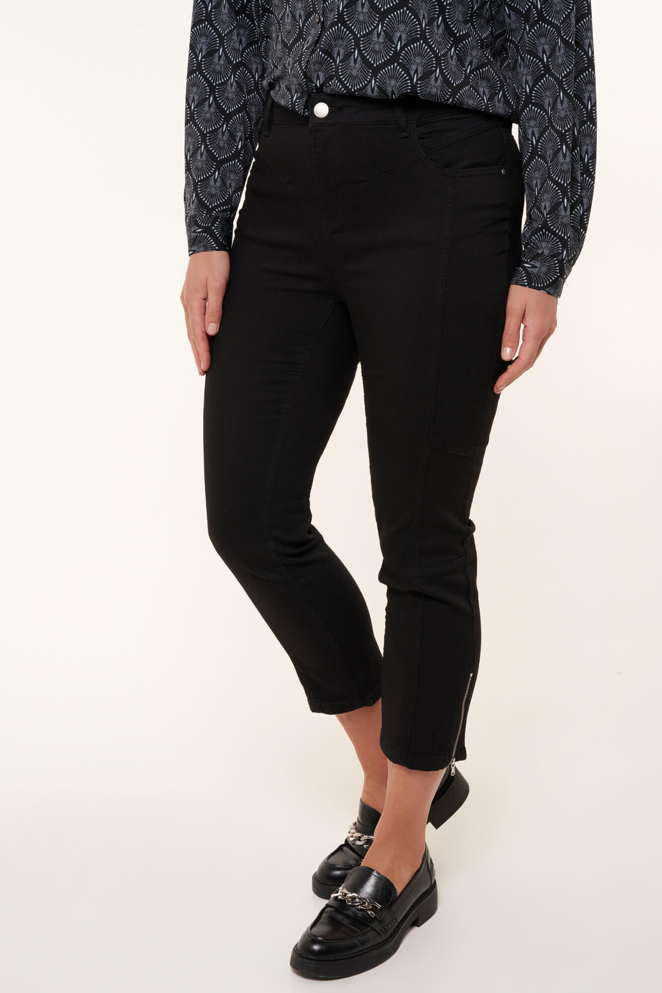 Pantalones ajustados image number 5