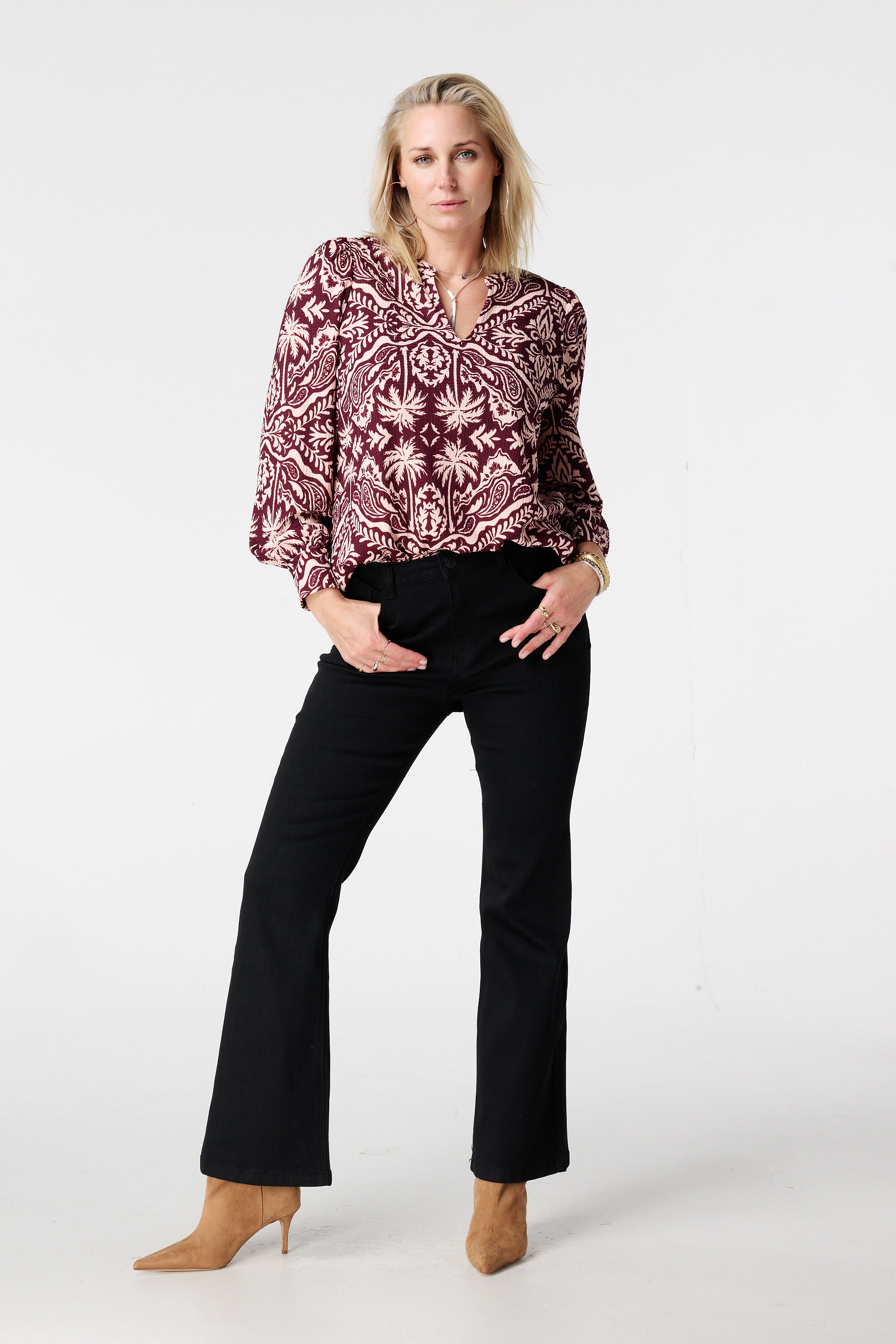 Top con estampado delicado image number 5