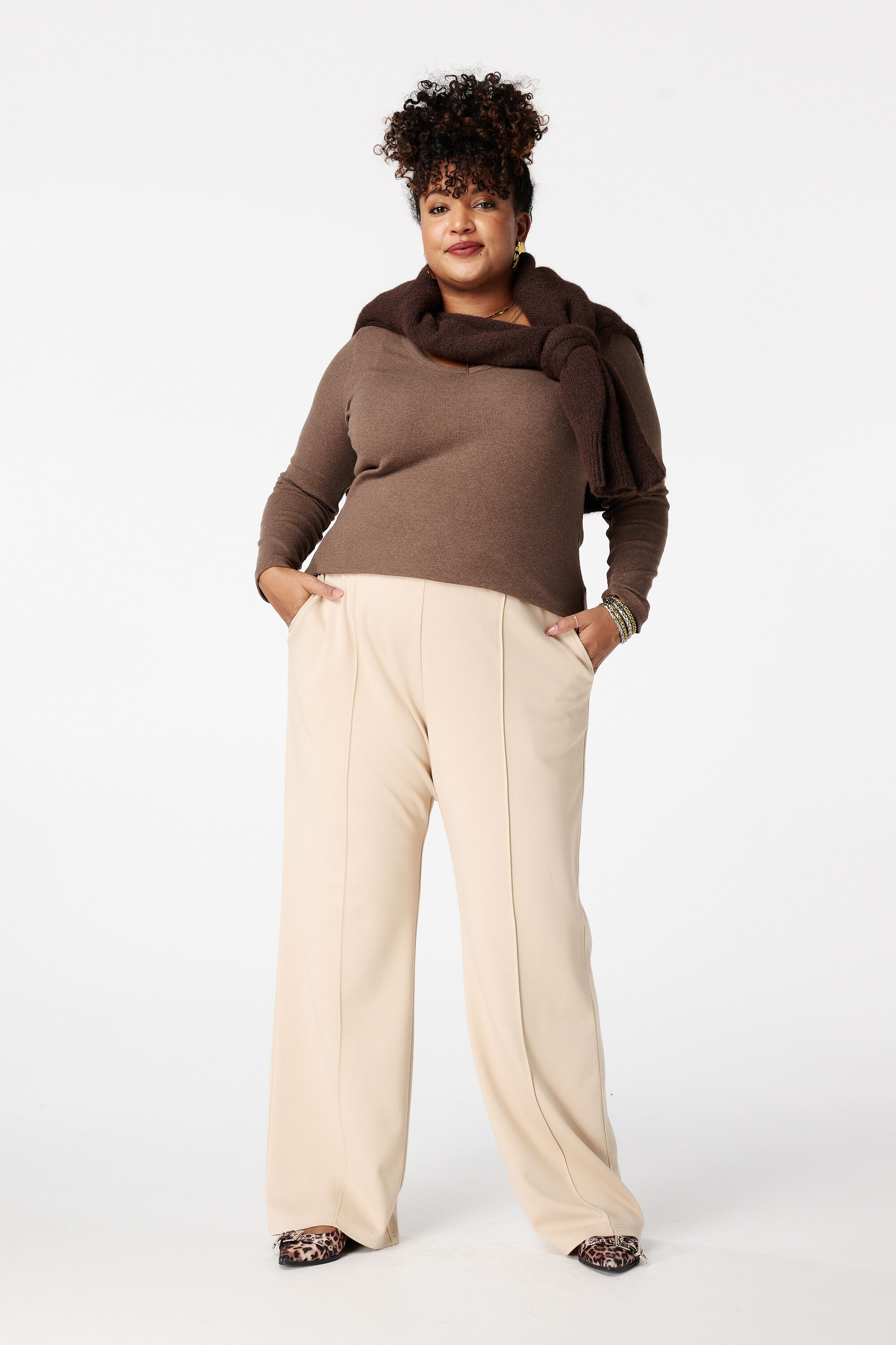 Top de canal&eacute; con manga larga image number 5