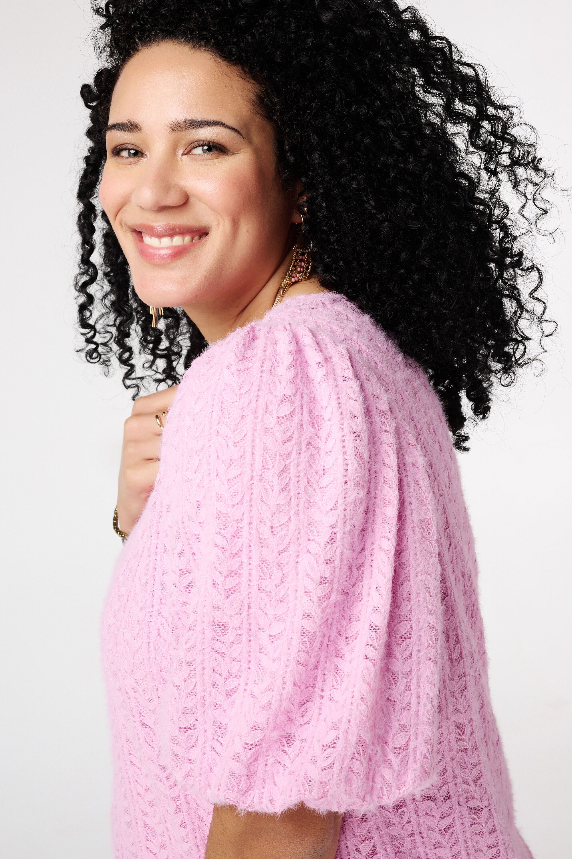 Top de encaje con mangas abullonadas image number 4