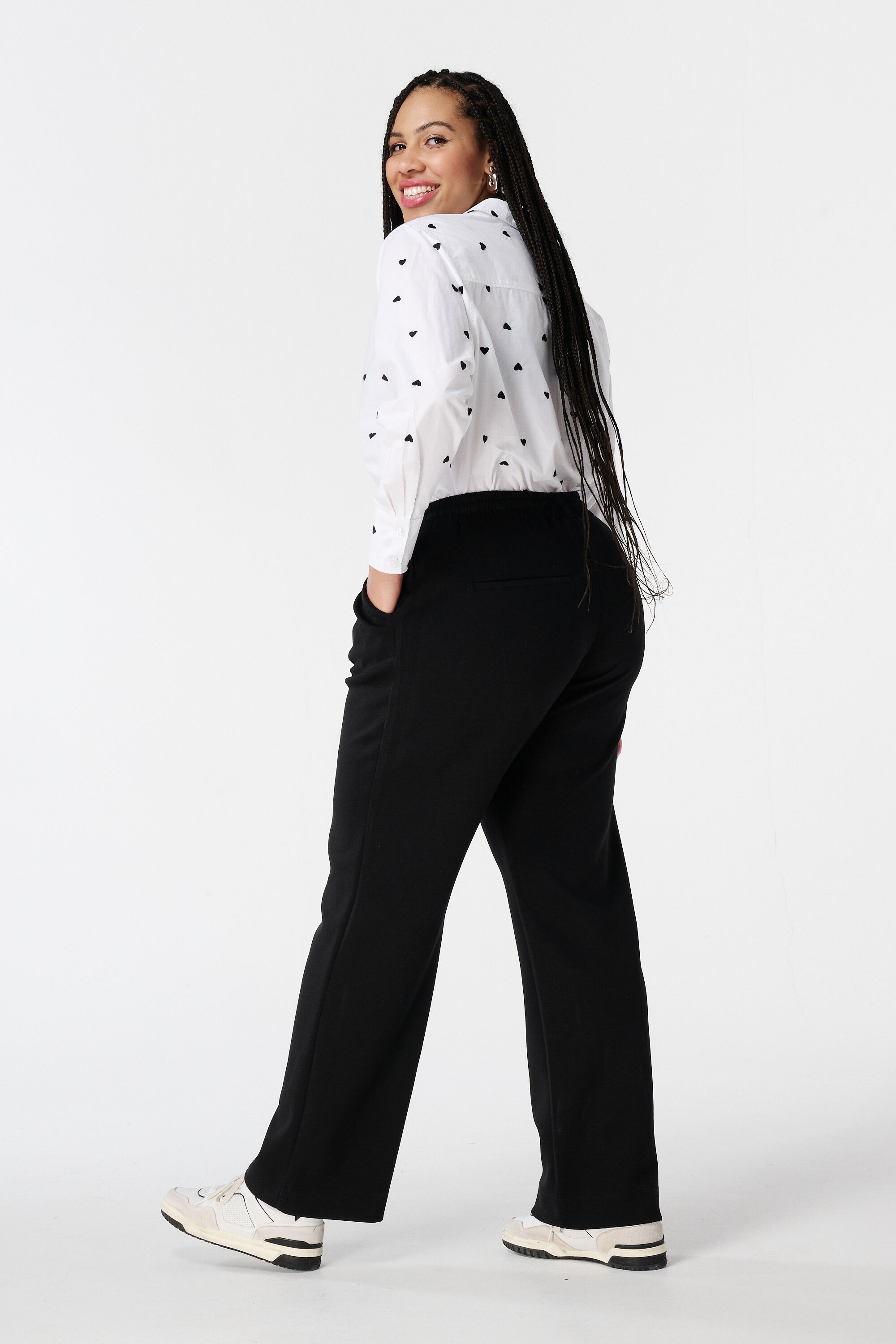 Pantal&oacute;n con cintura el&aacute;stica y costura decorativa image number 3