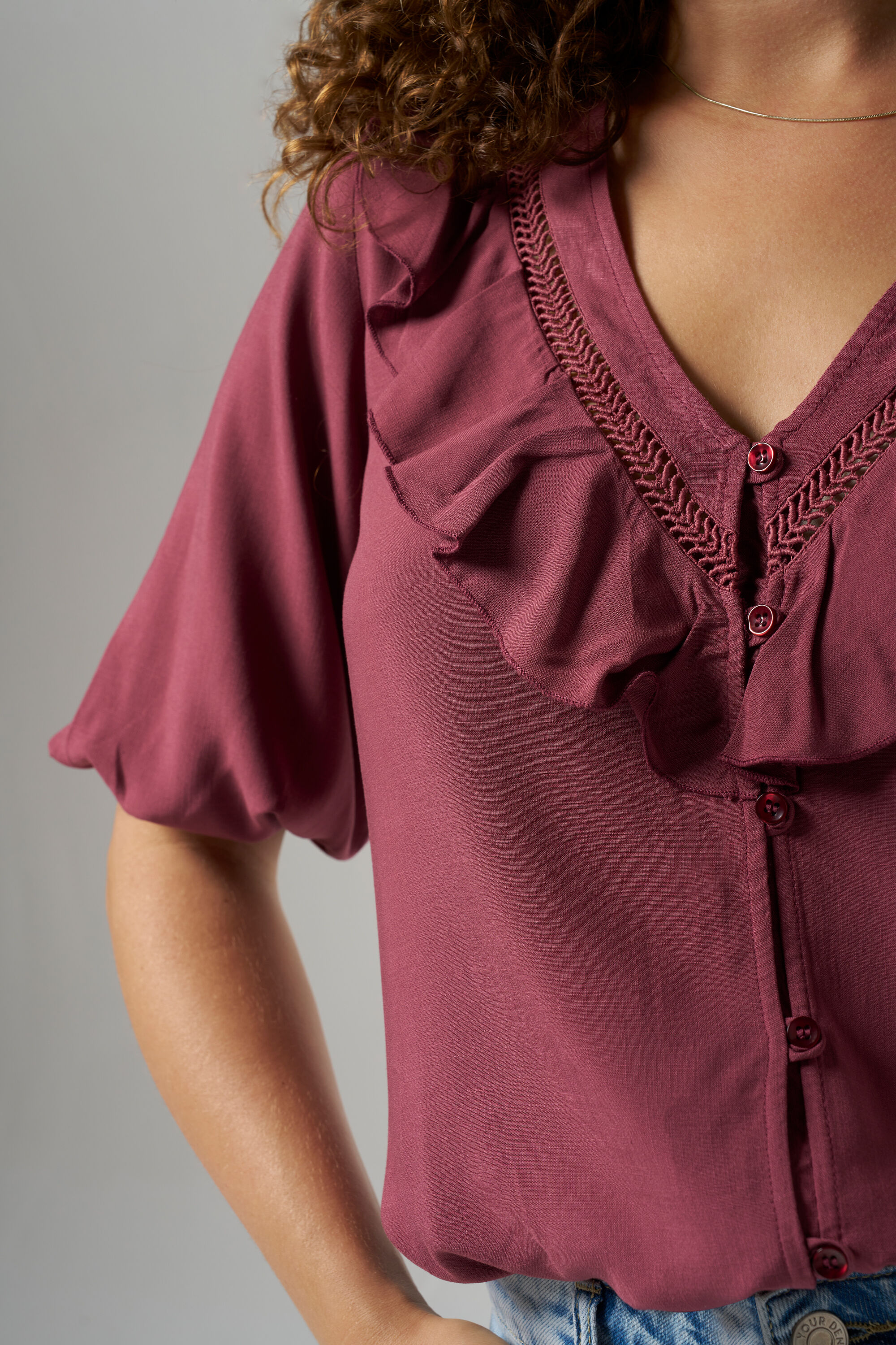 Blusa con textura y detalles image number 4