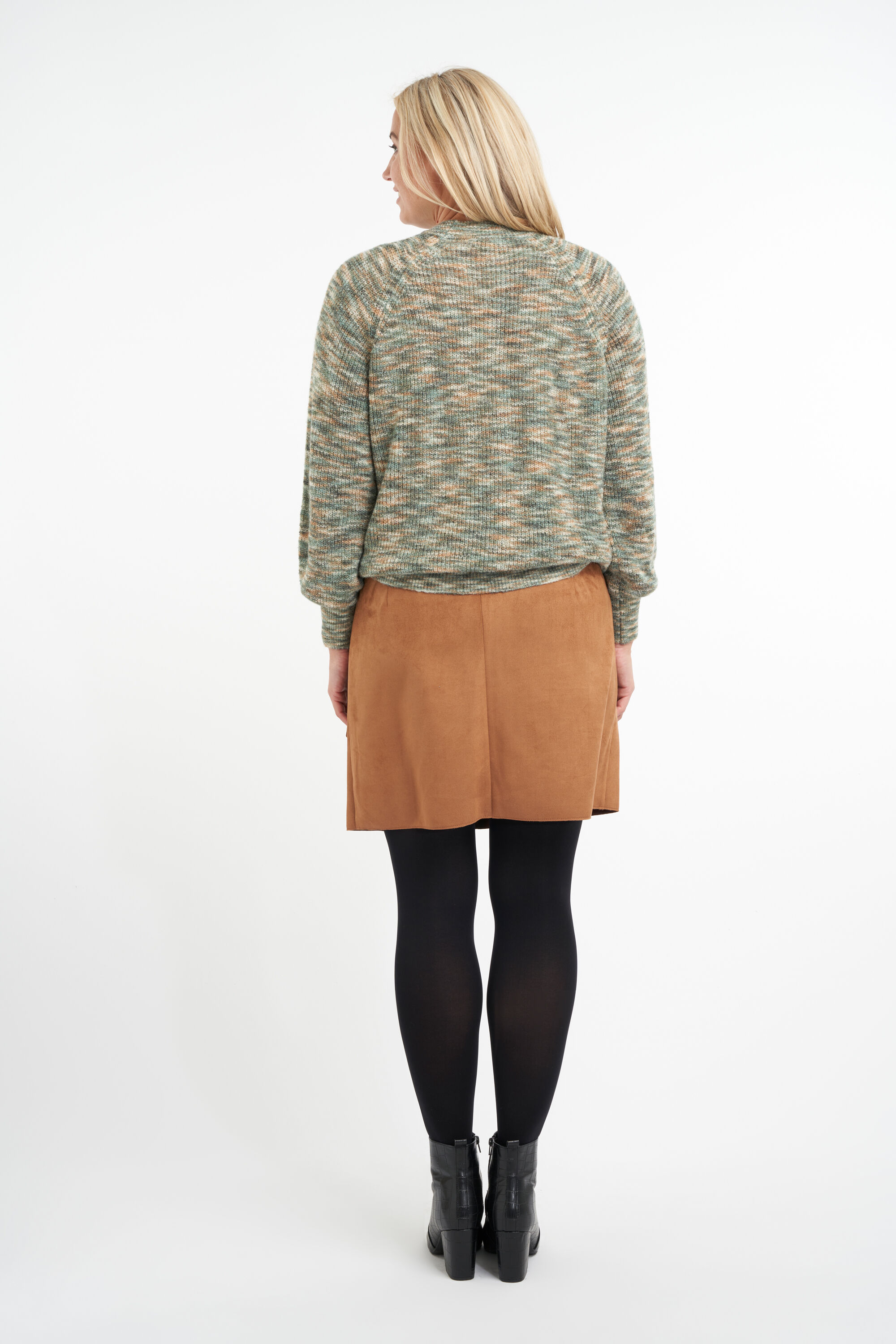 Sobrefalda de ante image number 4