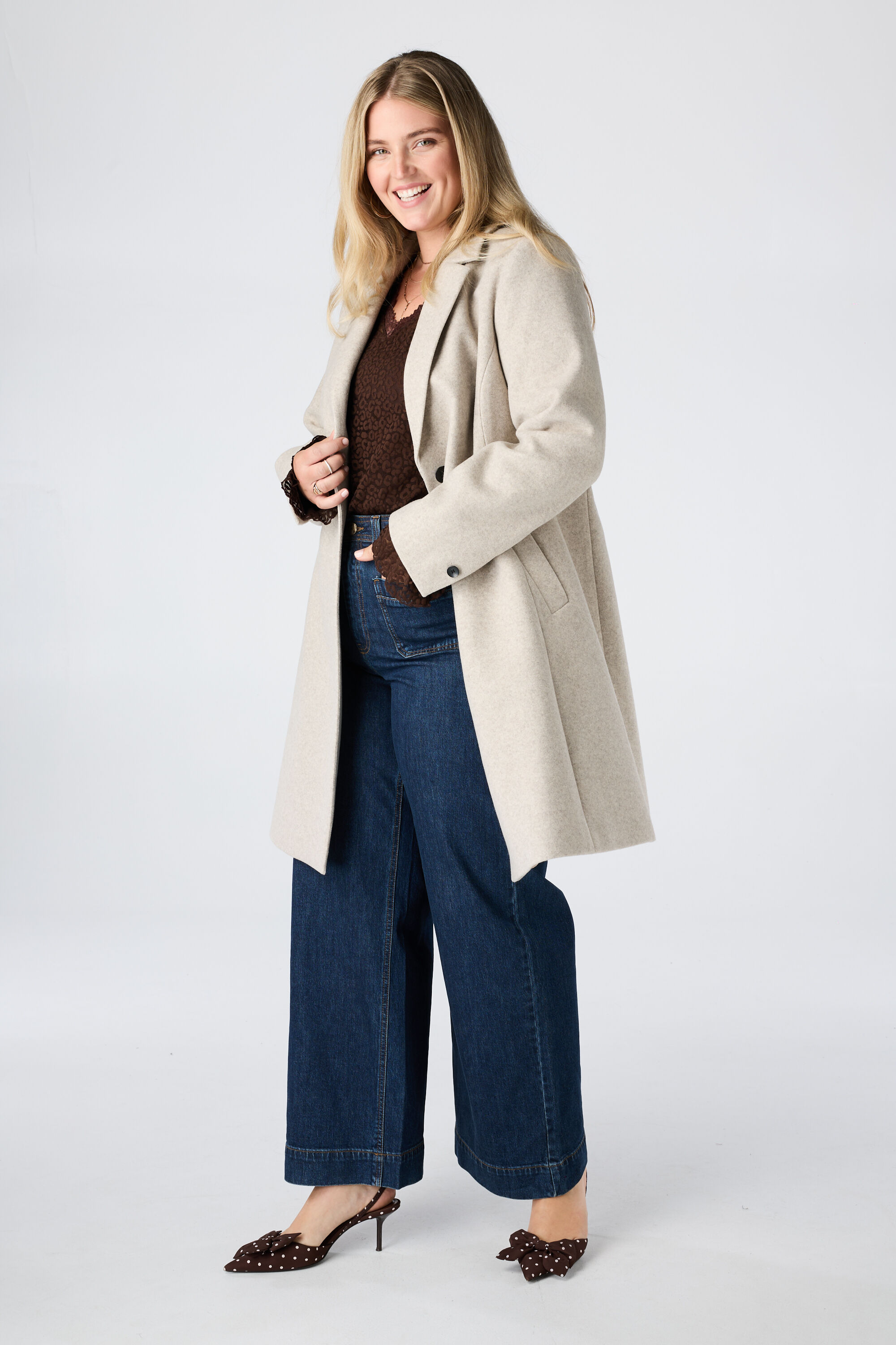 Chaqueta con botones image number 5
