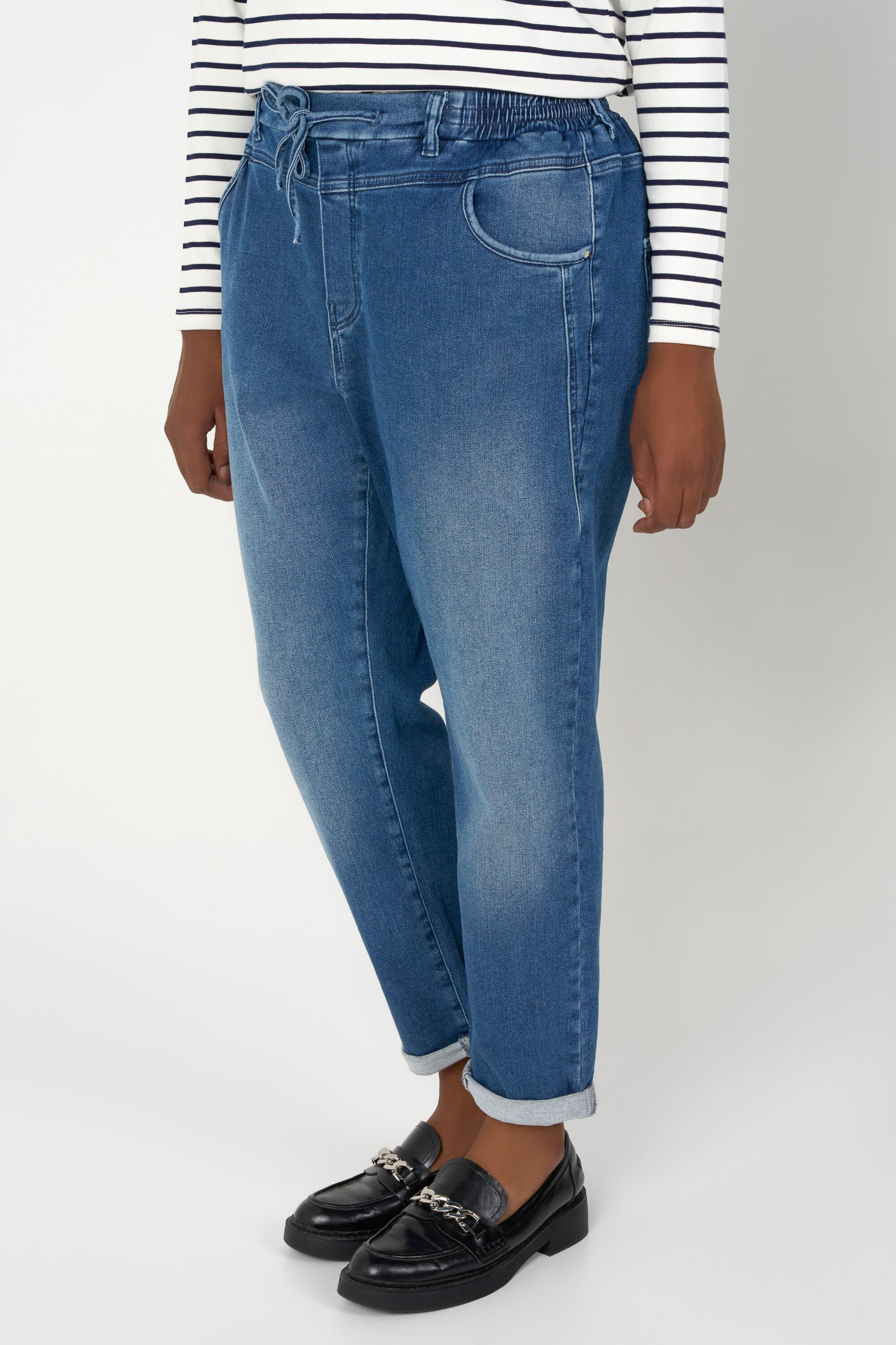 Pantalones jogger de denim image number 5